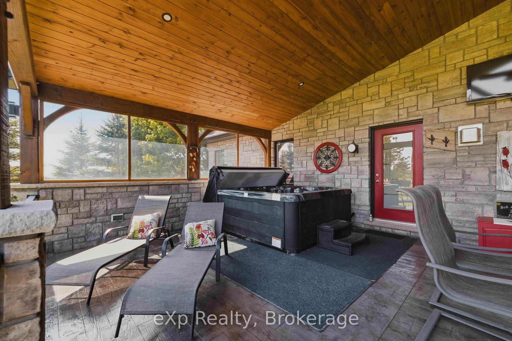 100 Harris Crescent Property Photo 27