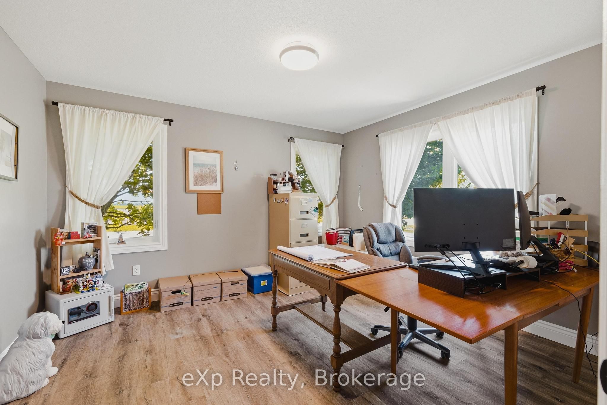 100 Harris Crescent Property Photo 28