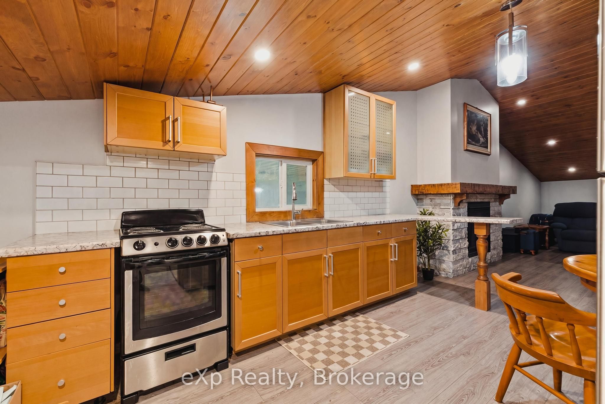100 Harris Crescent Property Photo 43