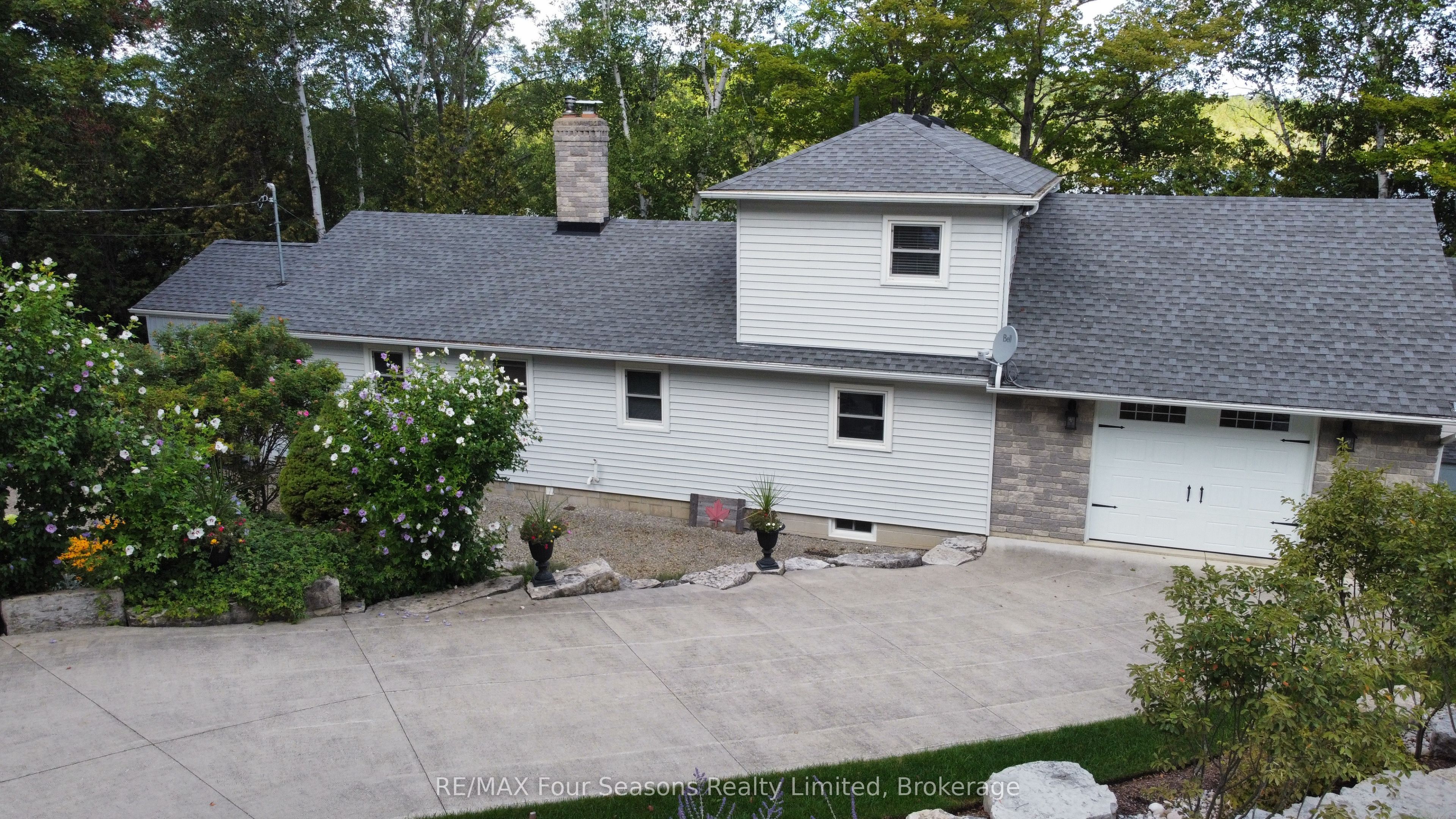 52 Shore Drive Property Photo 4