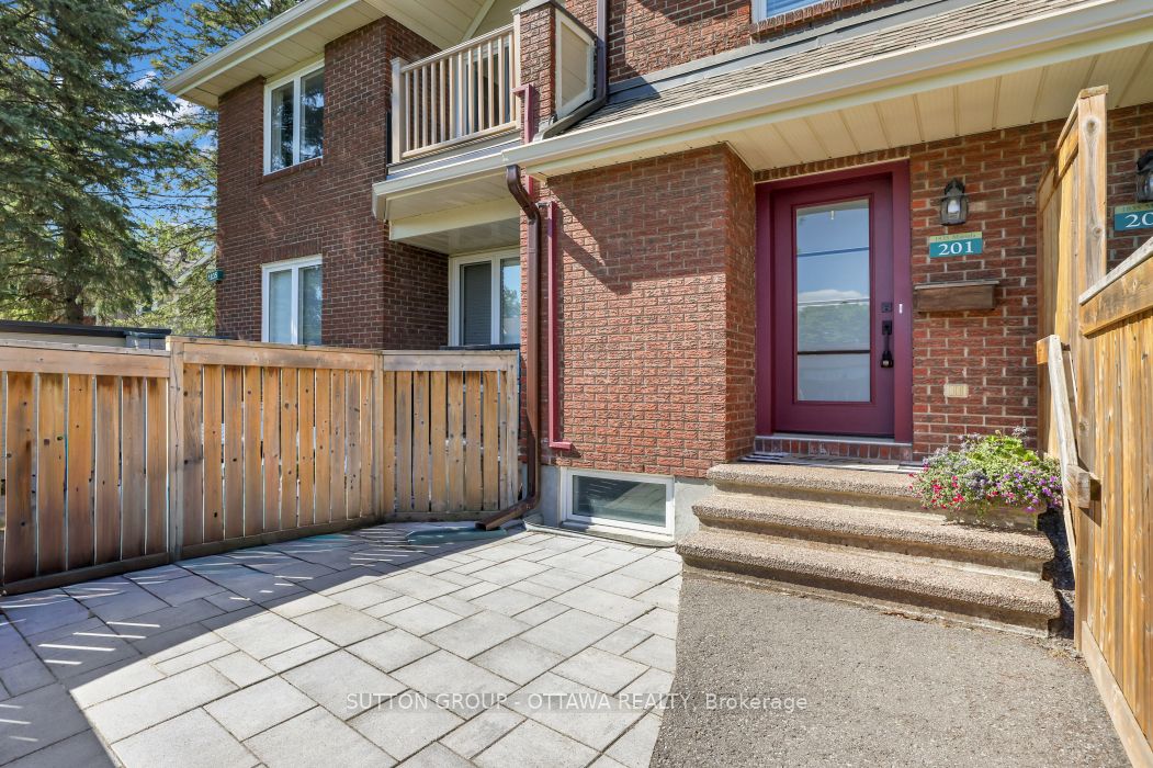 1835 Marsala Crescent 201 Property Photo 2