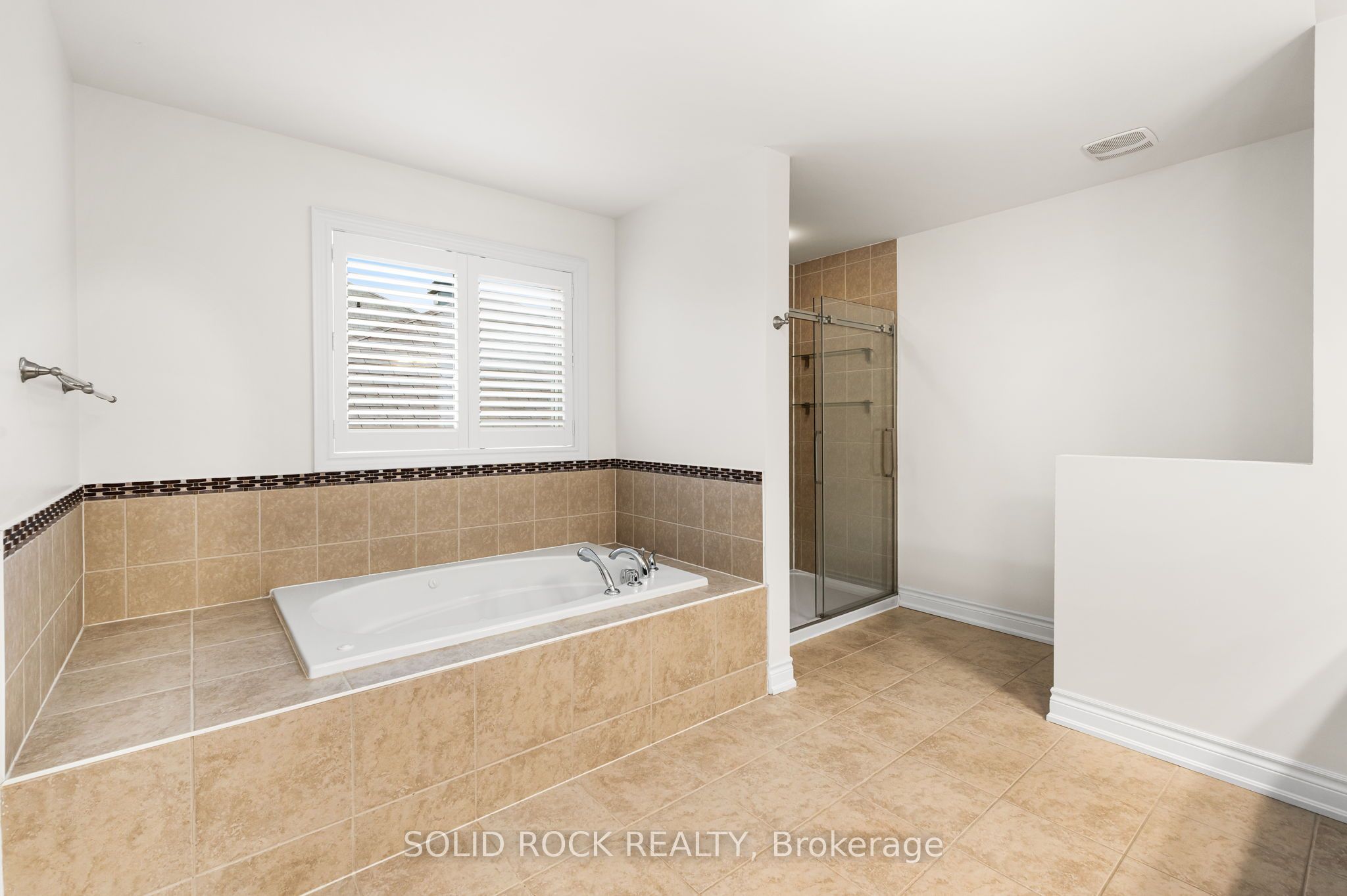 347 Bamburgh Way Property Photo 28