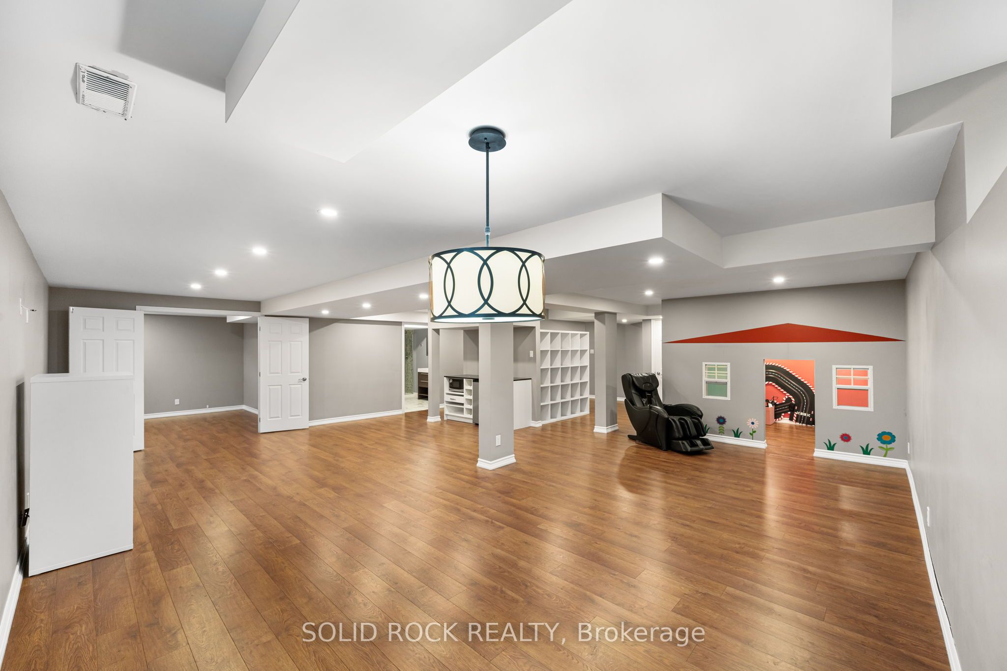 347 Bamburgh Way Property Photo 34
