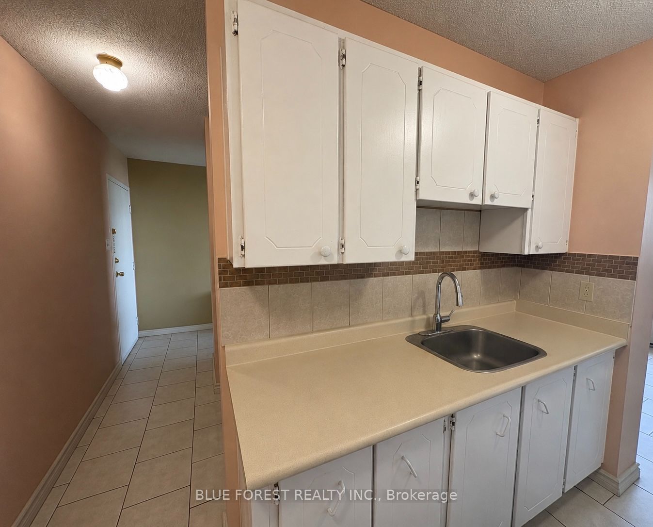1105 Jalna Boulevard 1506 Property Photo 9
