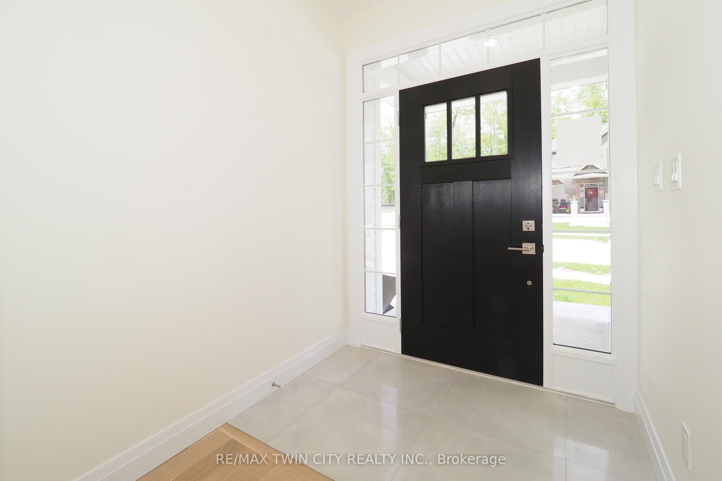 220 Jeffrey Place Property Photo 3