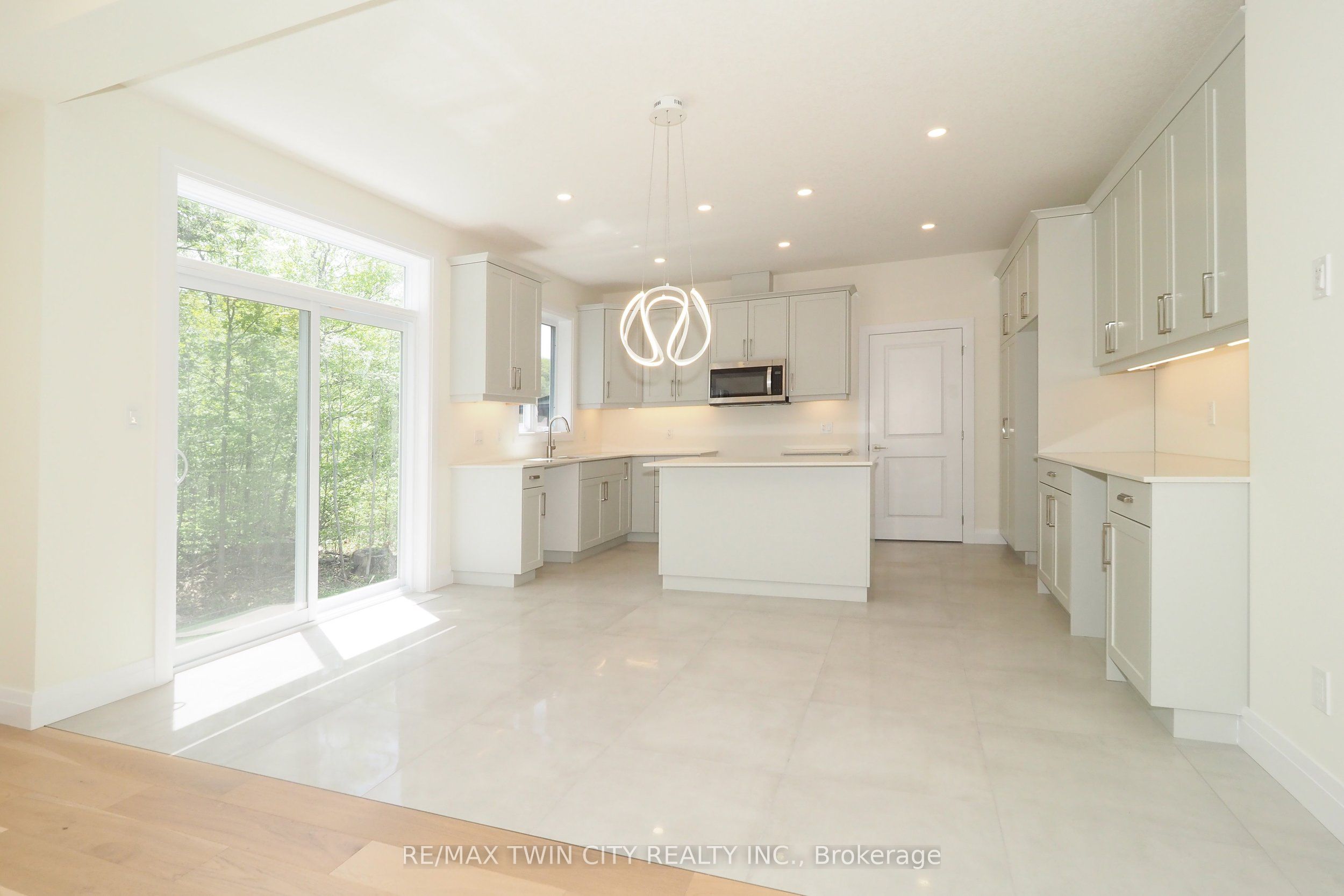 220 Jeffrey Place Property Photo 10