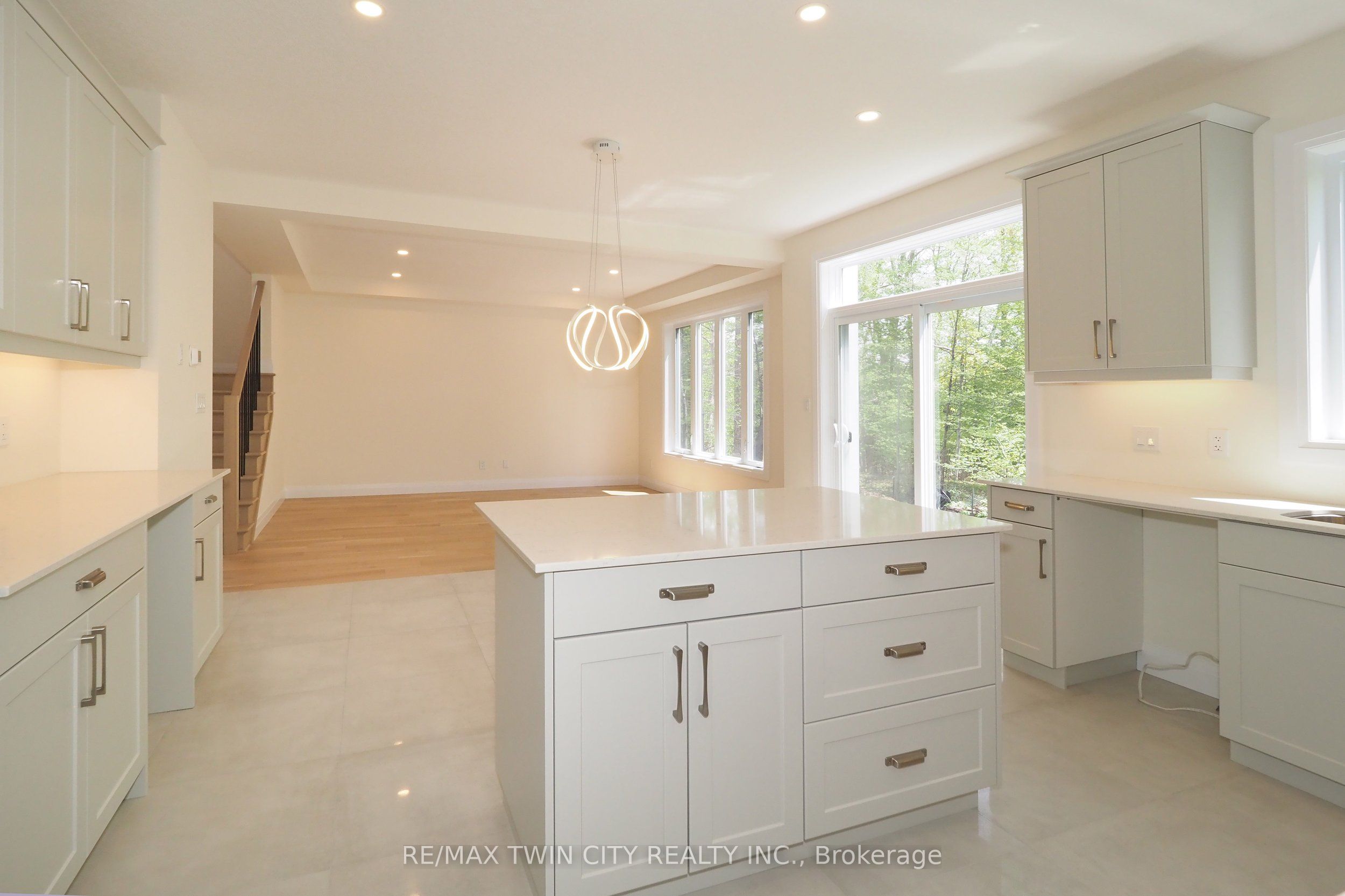 220 Jeffrey Place Property Photo 15