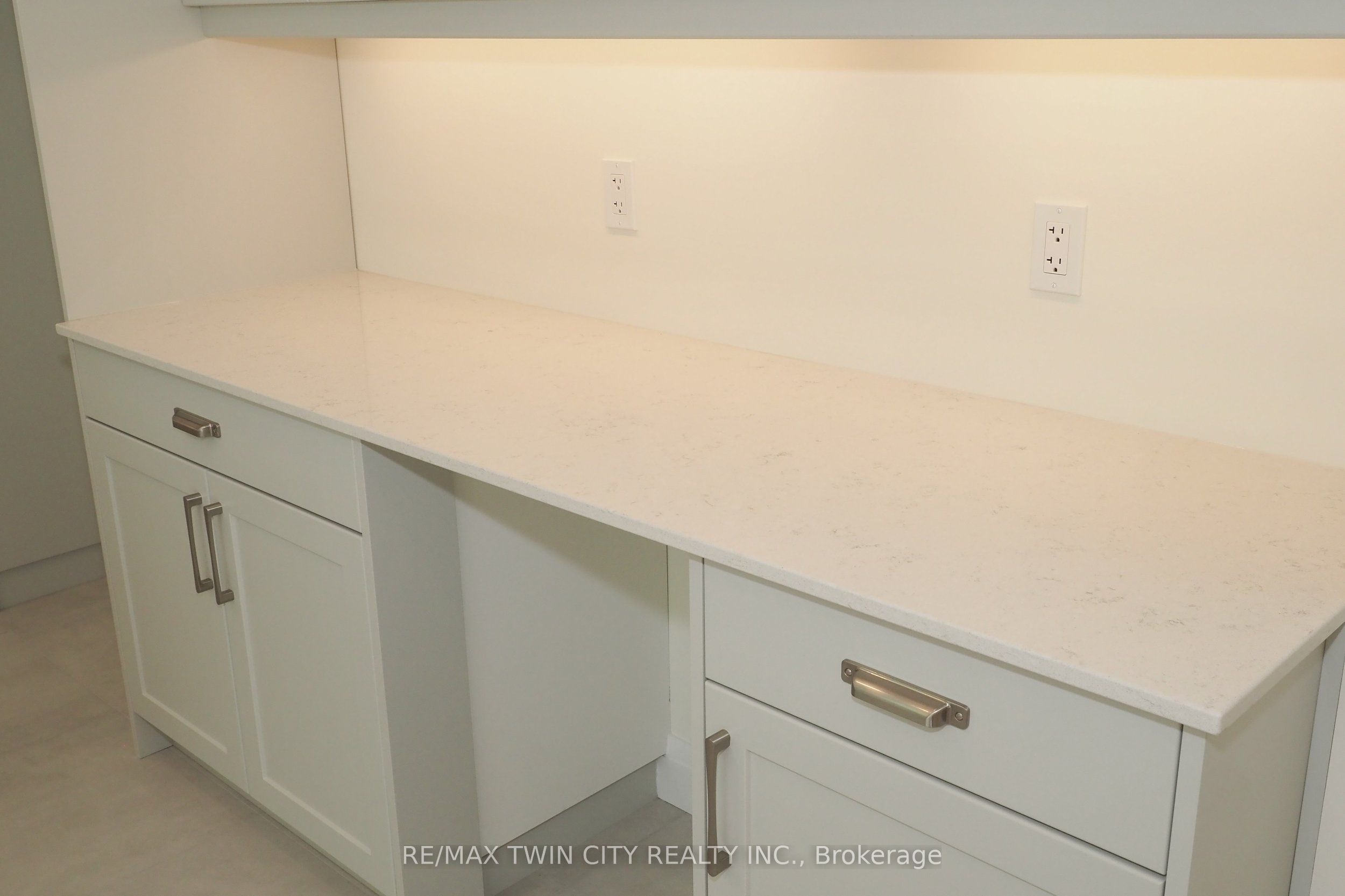 220 Jeffrey Place Property Photo 16