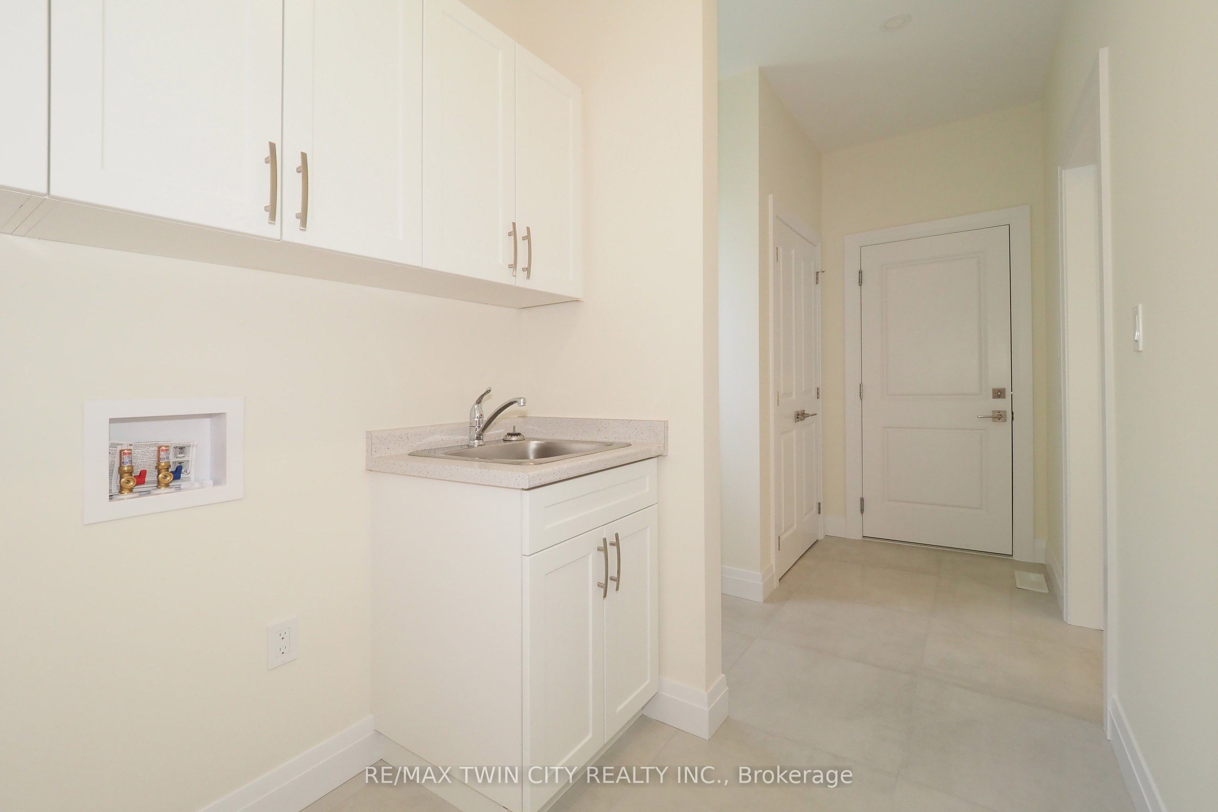 220 Jeffrey Place Property Photo 21