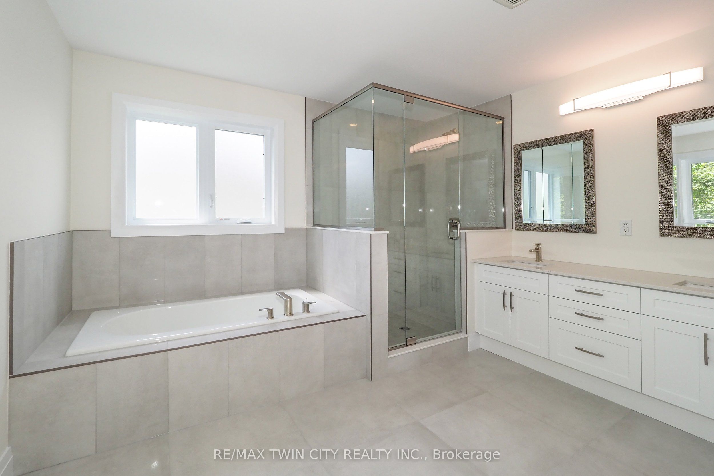 220 Jeffrey Place Property Photo 25
