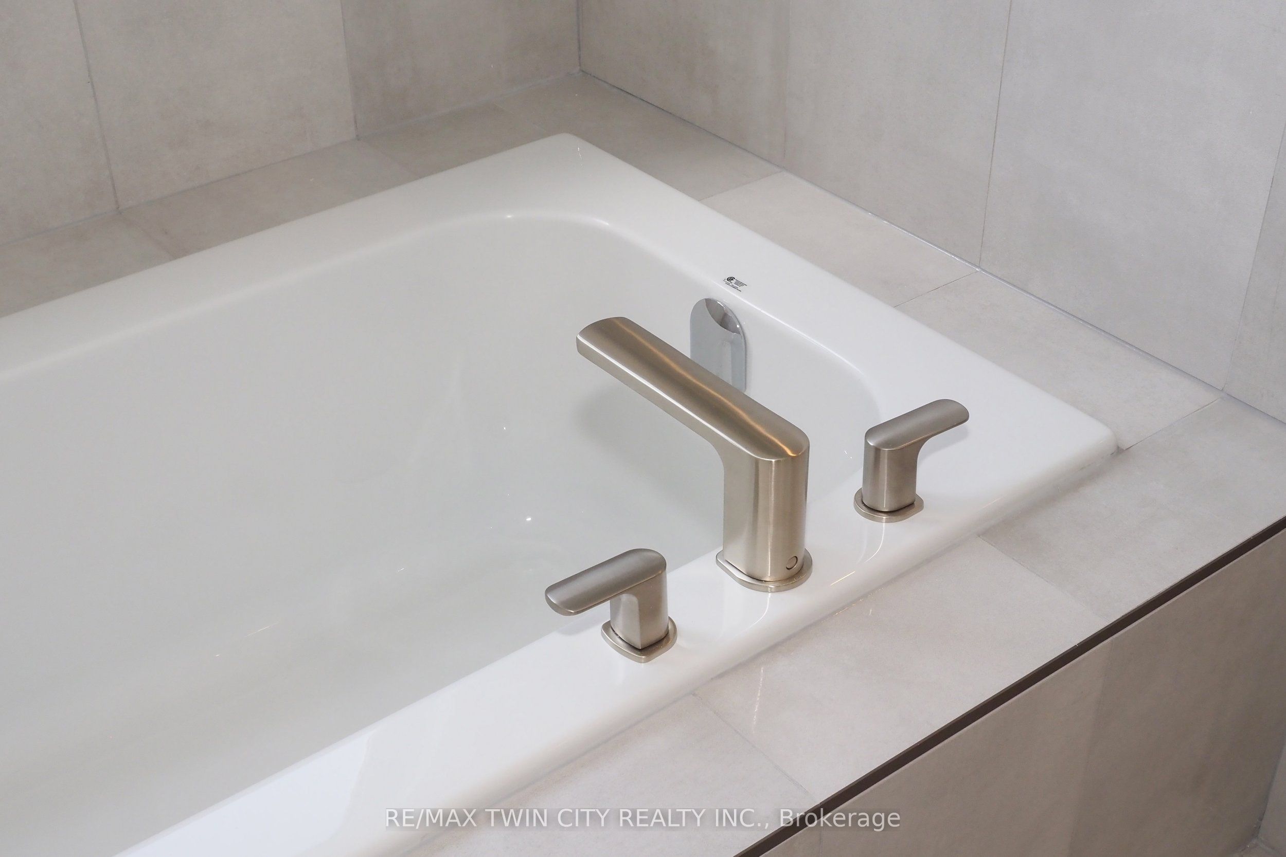 220 Jeffrey Place Property Photo 27