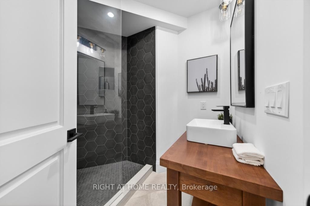 64 Ravina Crescent Property Photo 37