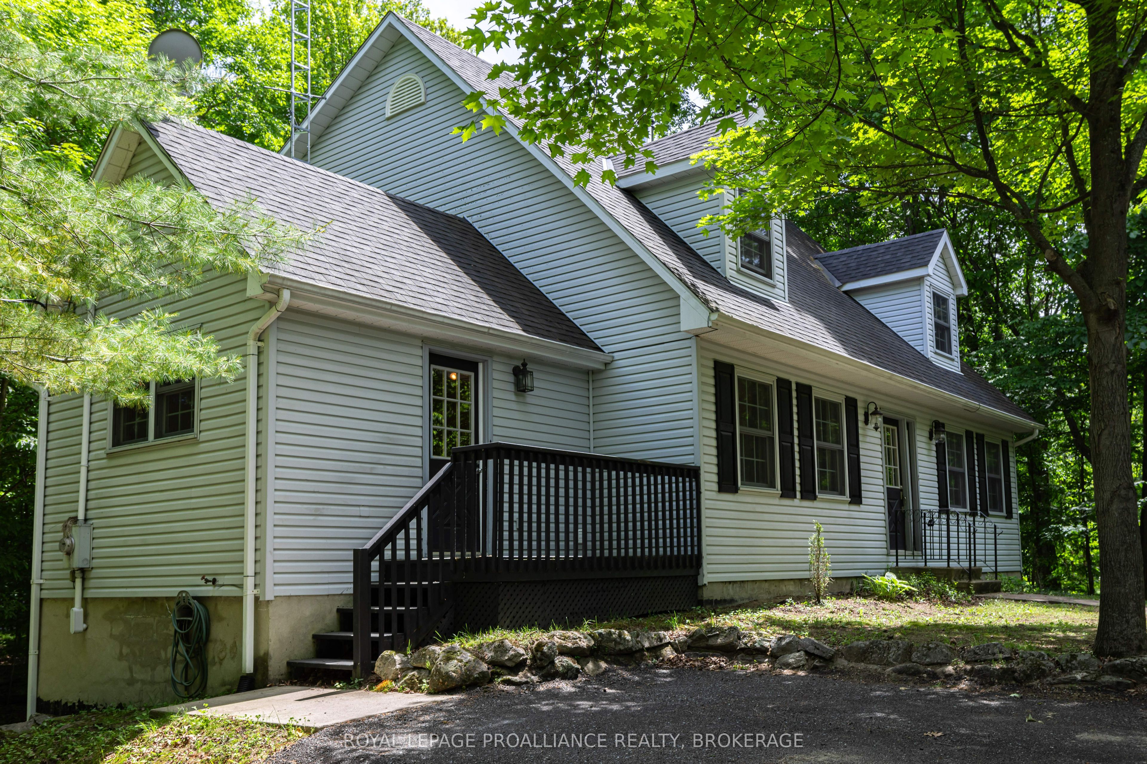 1403 Norway Road Property Photo 2