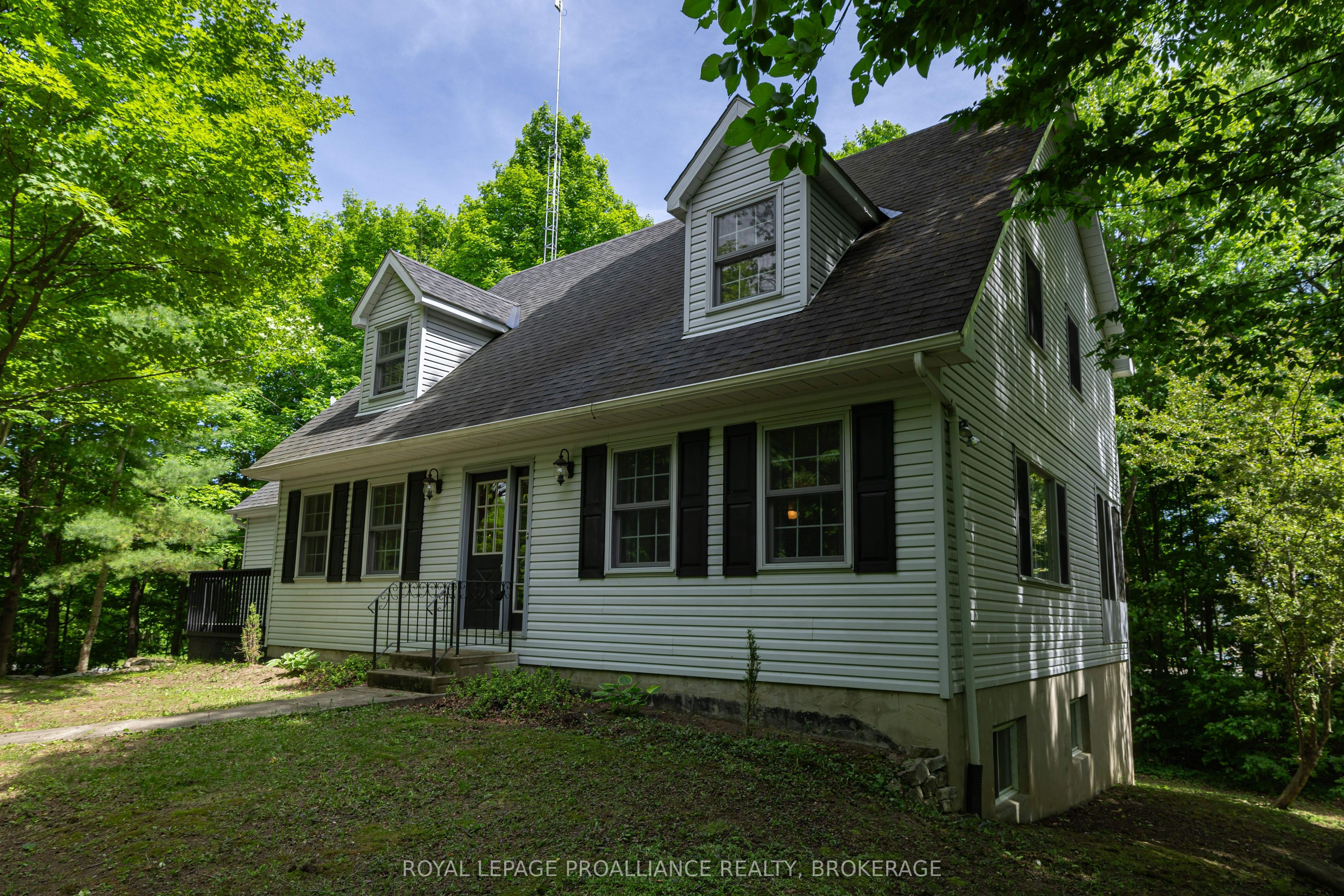 1403 Norway Road Property Photo 4