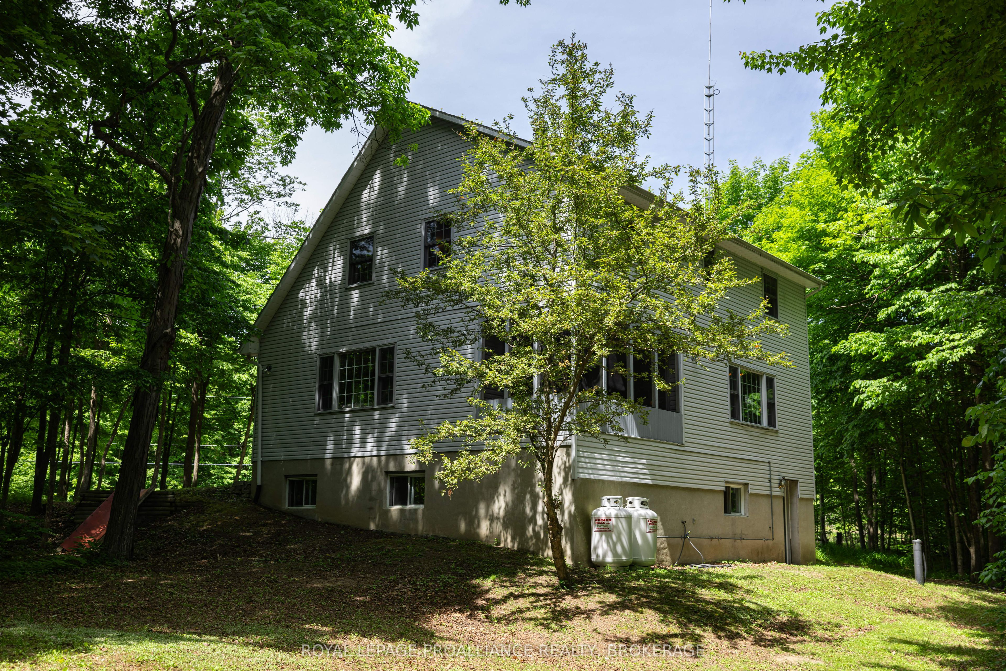 1403 Norway Road Property Photo 6