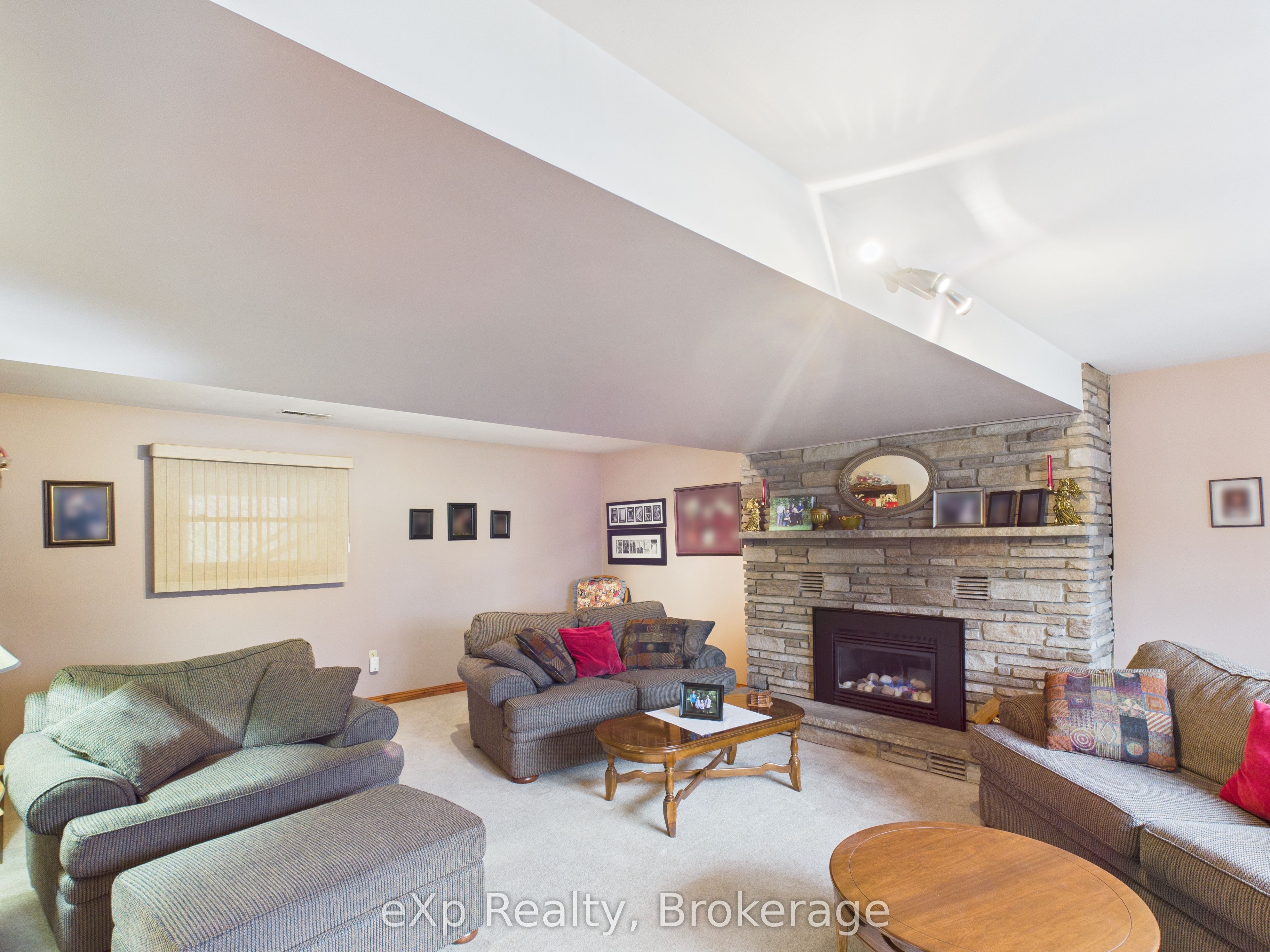 303 Mary Street Property Photo 20