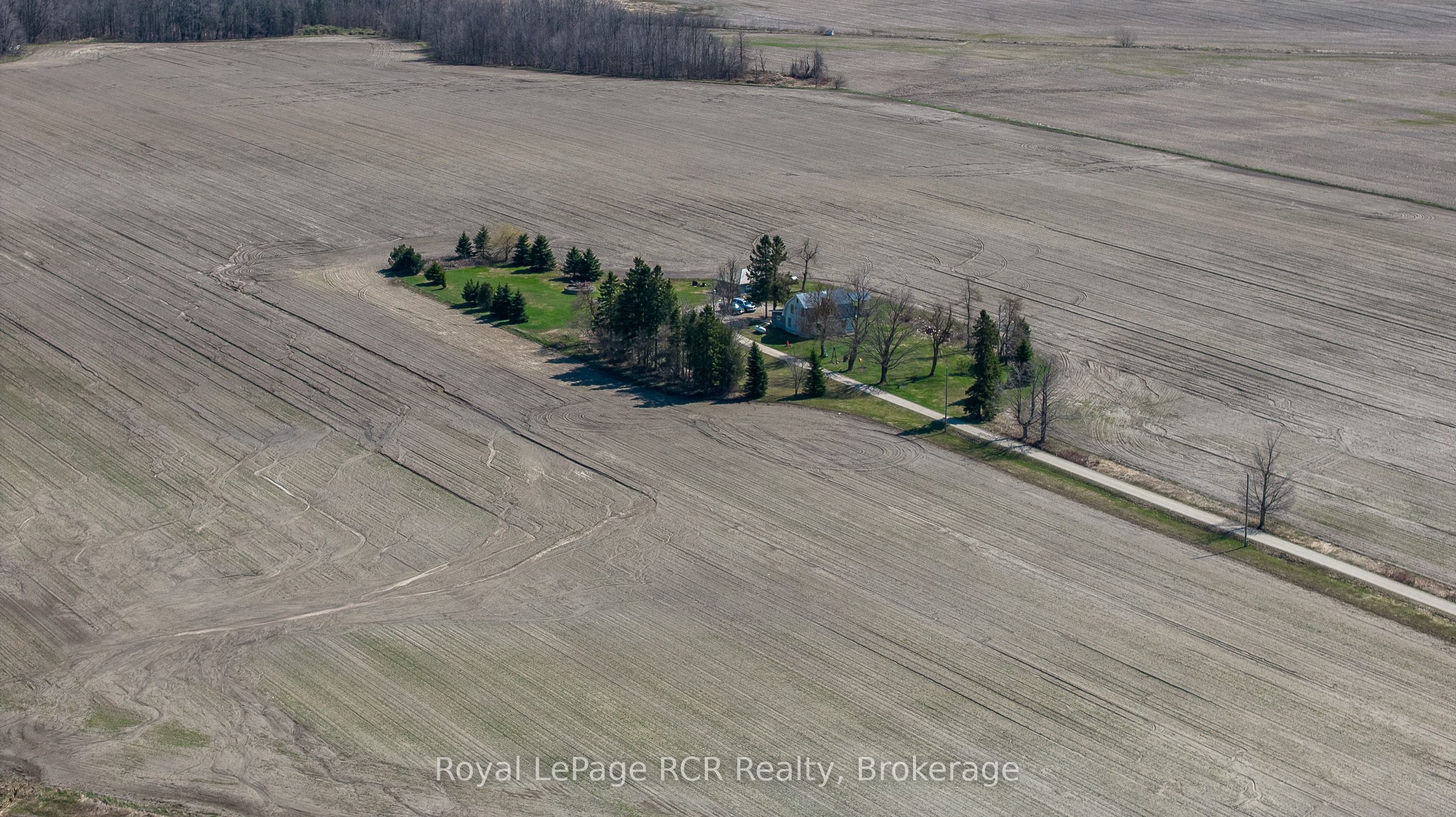 158567 Highway 10 Property Photo 5