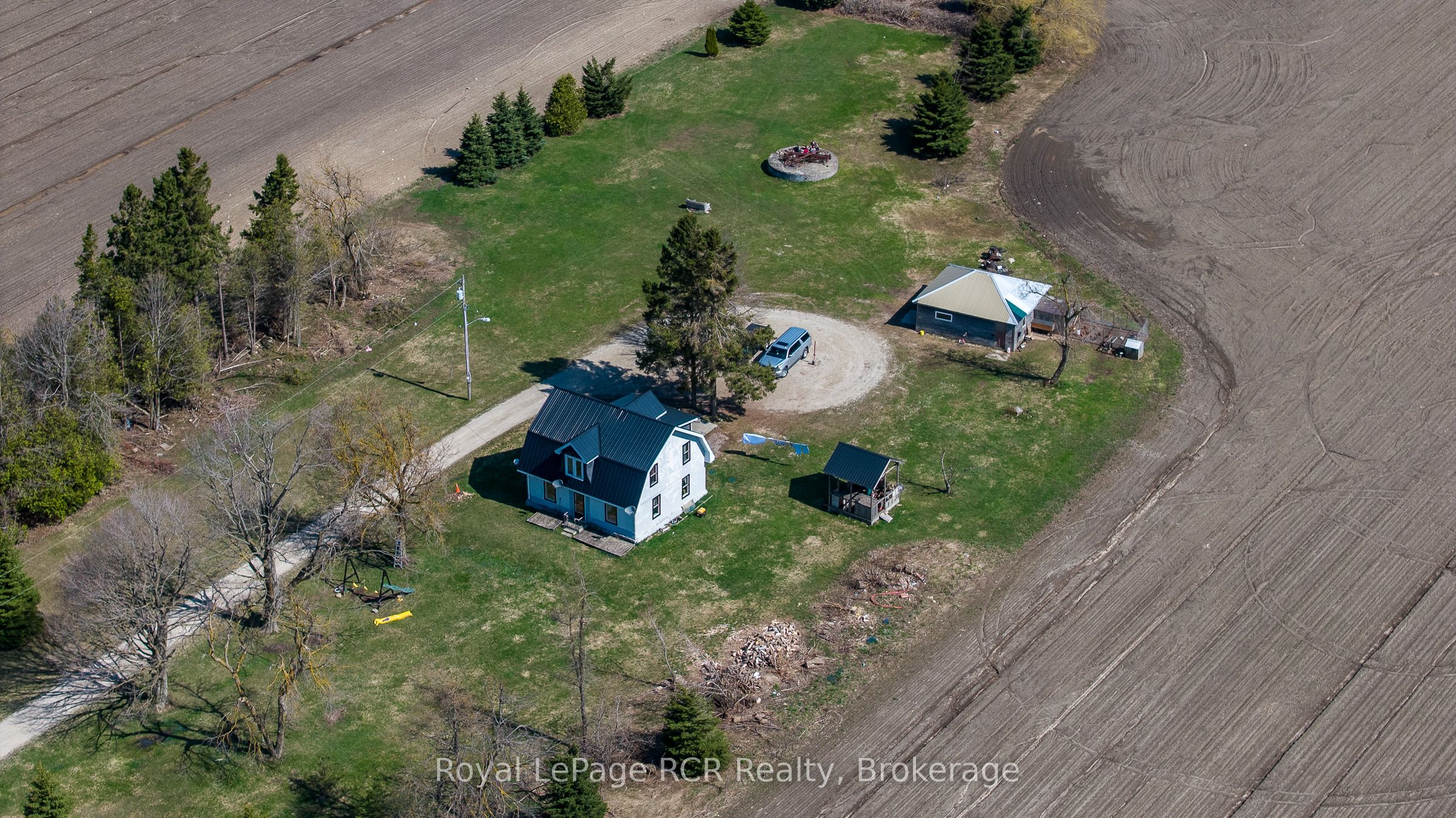 158567 Highway 10 Property Photo 6