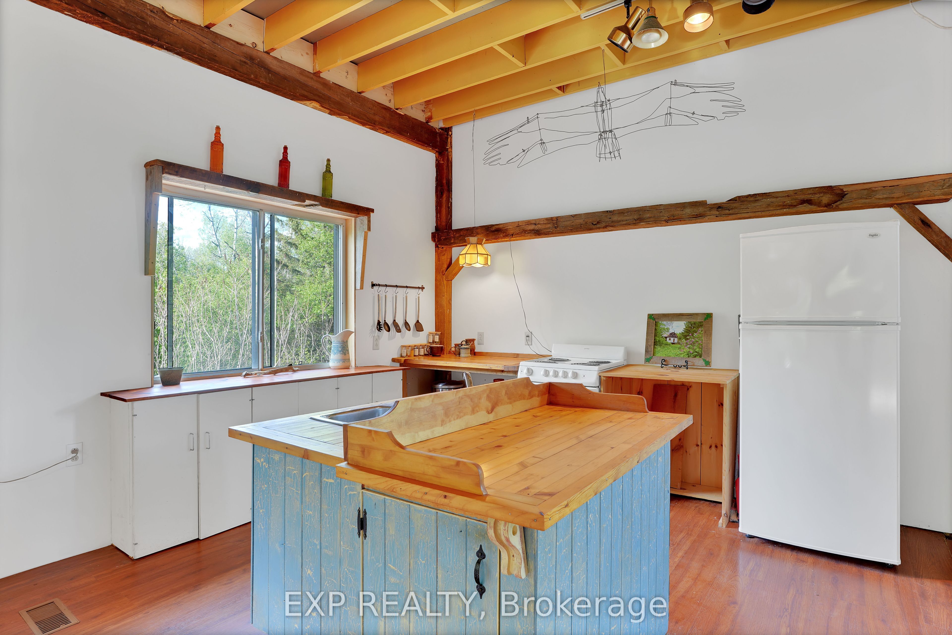 1057 Macduff Road Property Photo 6