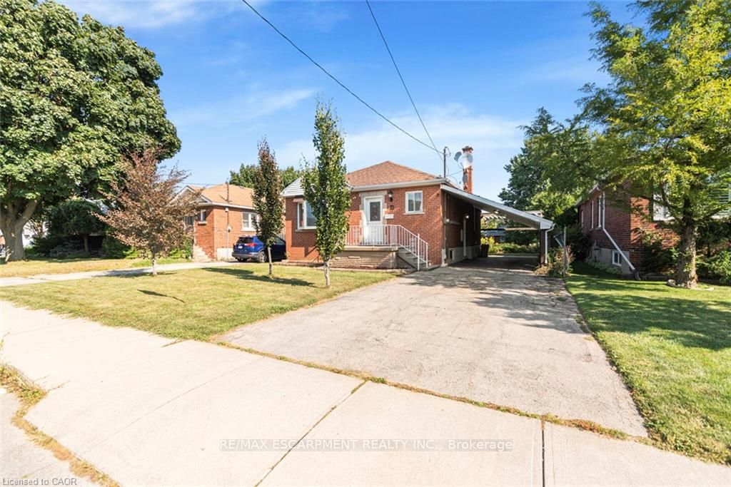 33 Alderney Avenue Property Photo 6