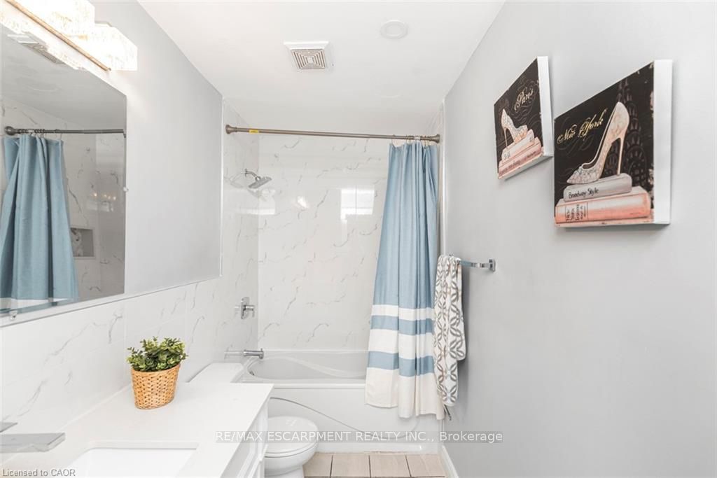 33 Alderney Avenue Property Photo 29