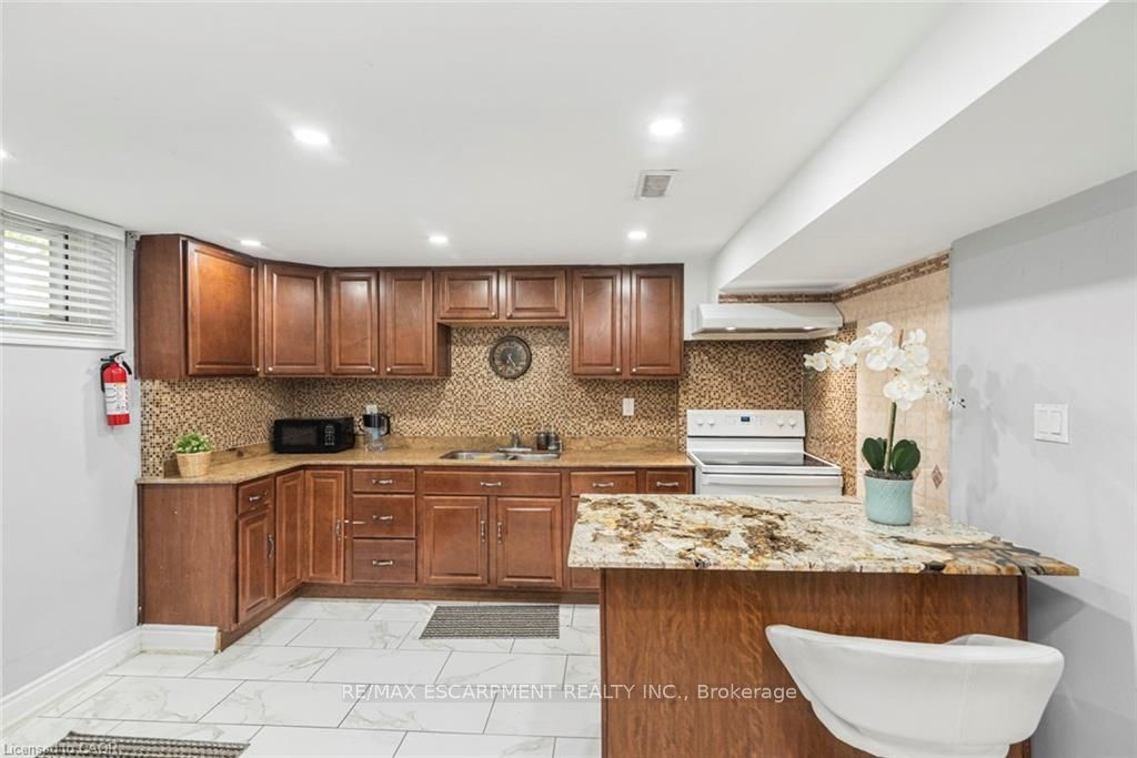 33 Alderney Avenue Property Photo 37