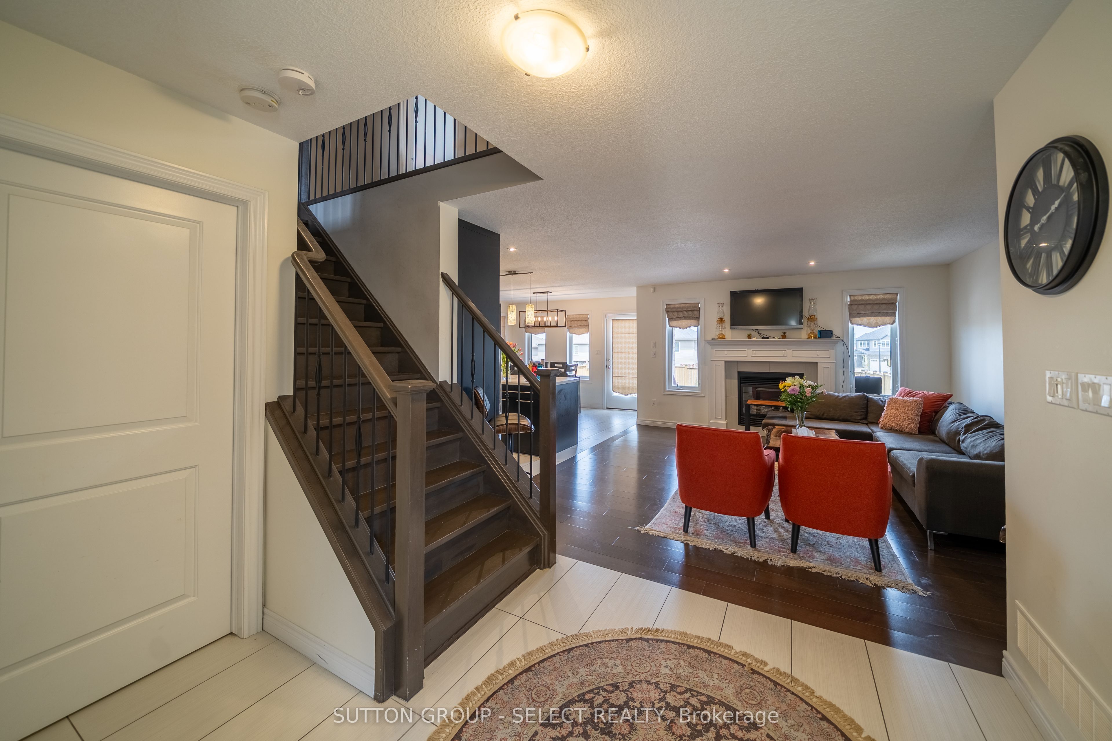 1825 Couldridge Way Property Photo 3