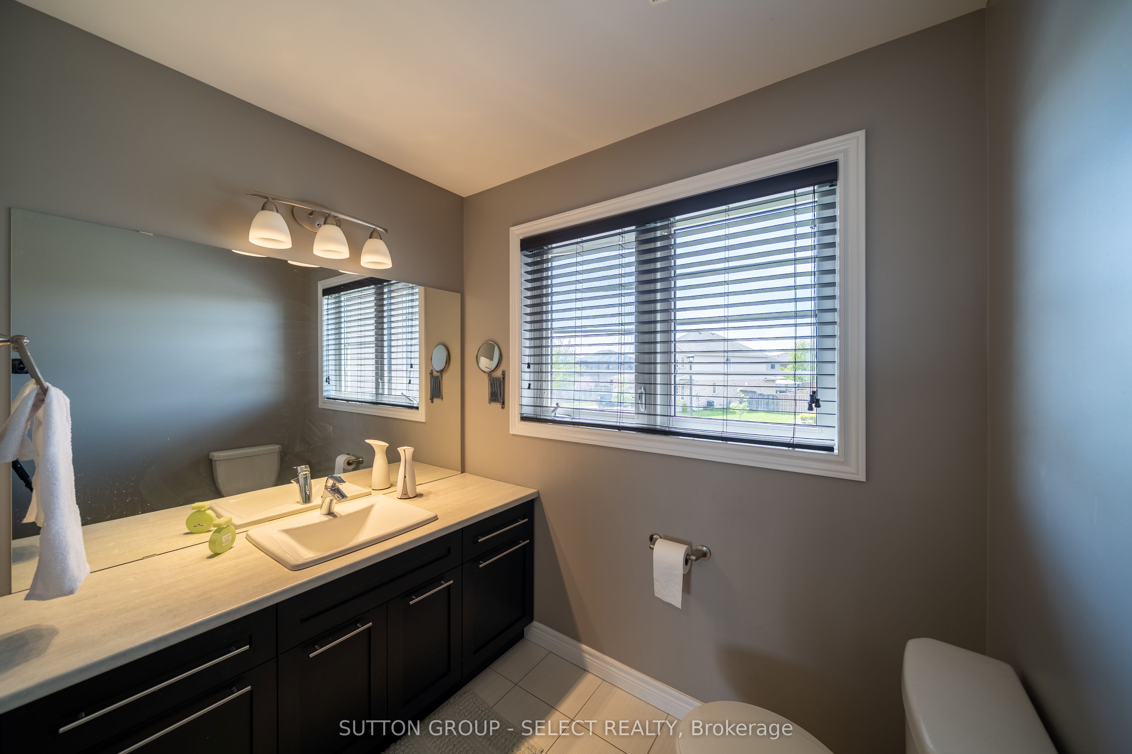 1825 Couldridge Way Property Photo 16