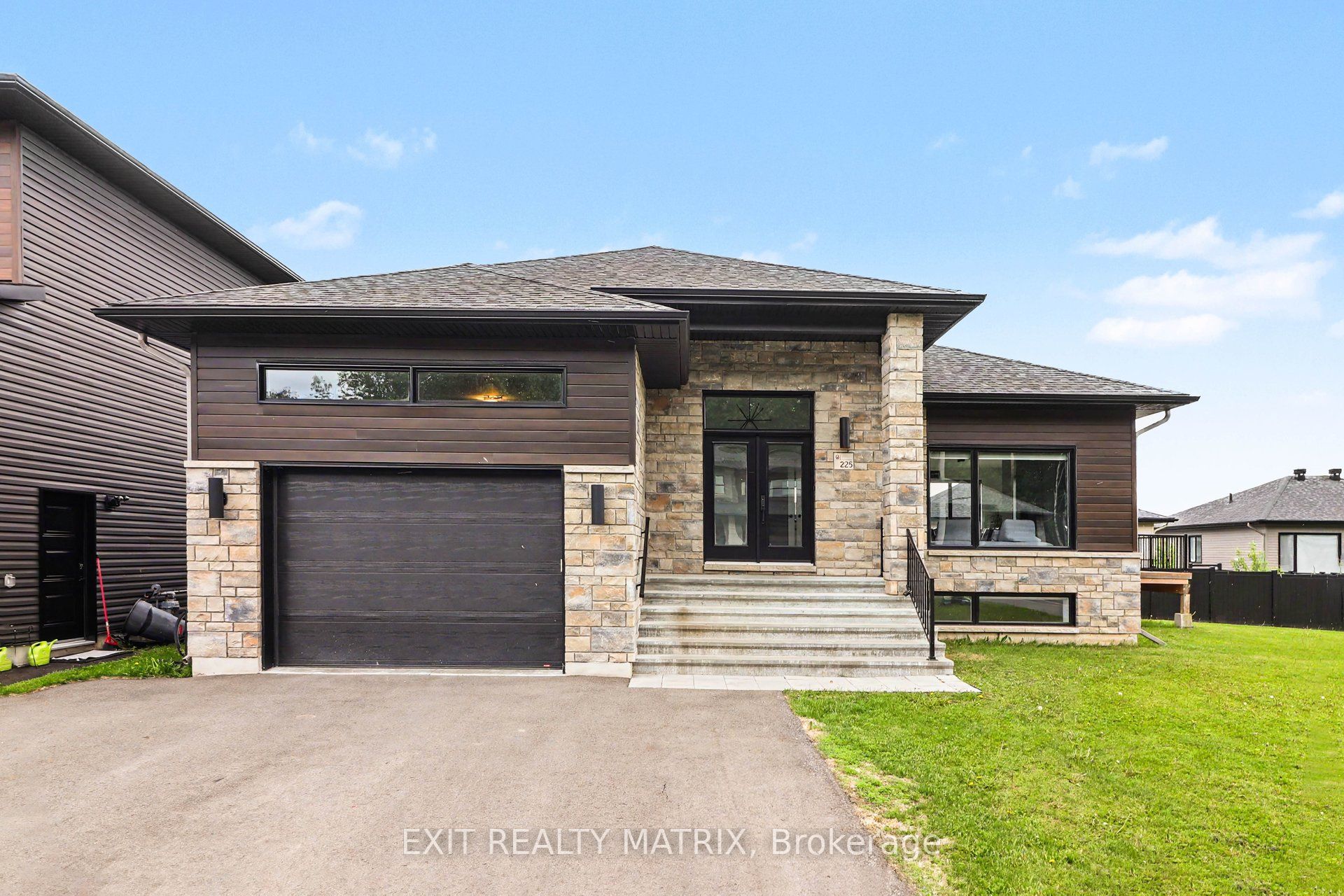 225 Nature Street Property Photo 1