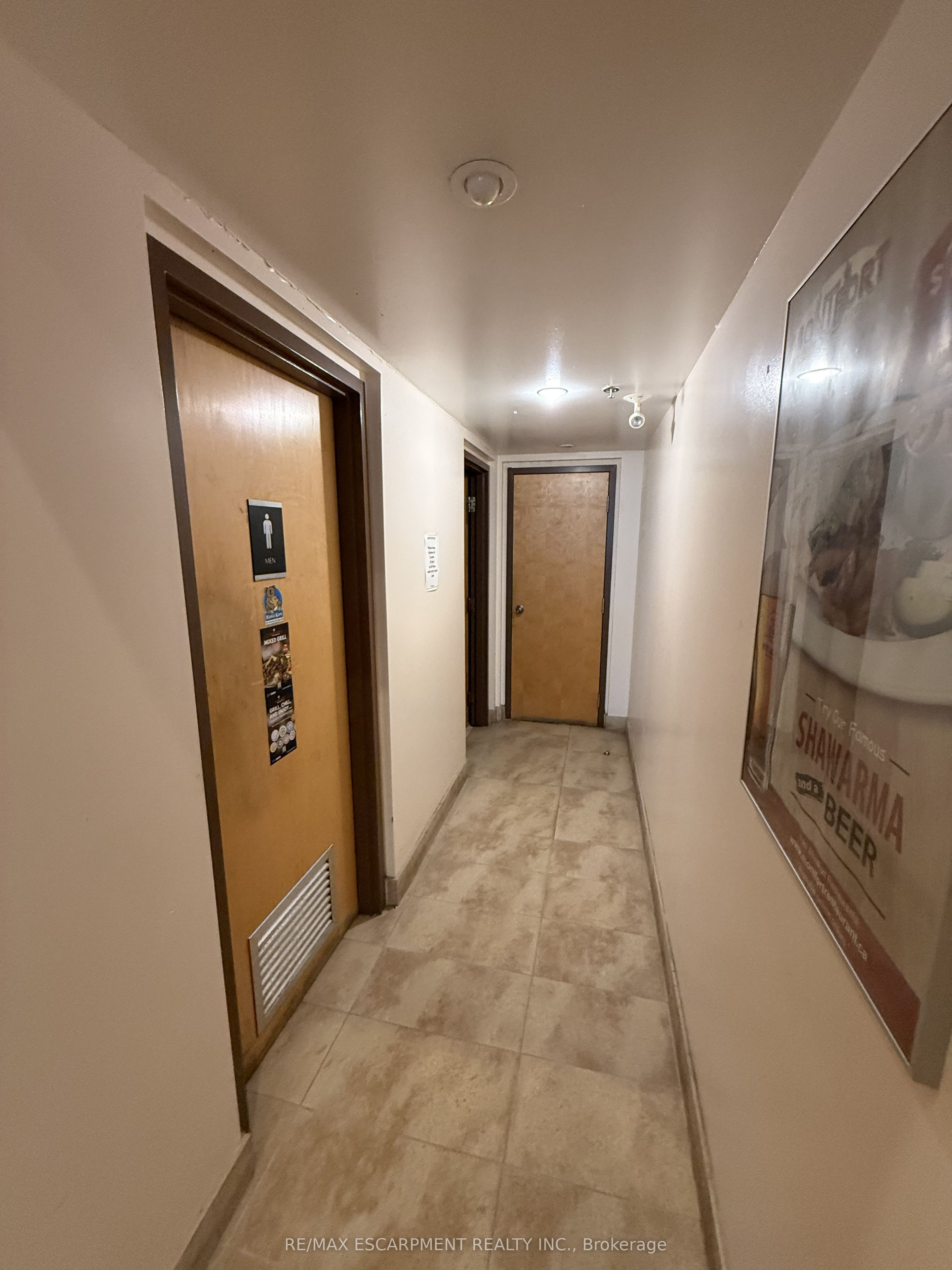 1508 Upper James Street Property Photo 27