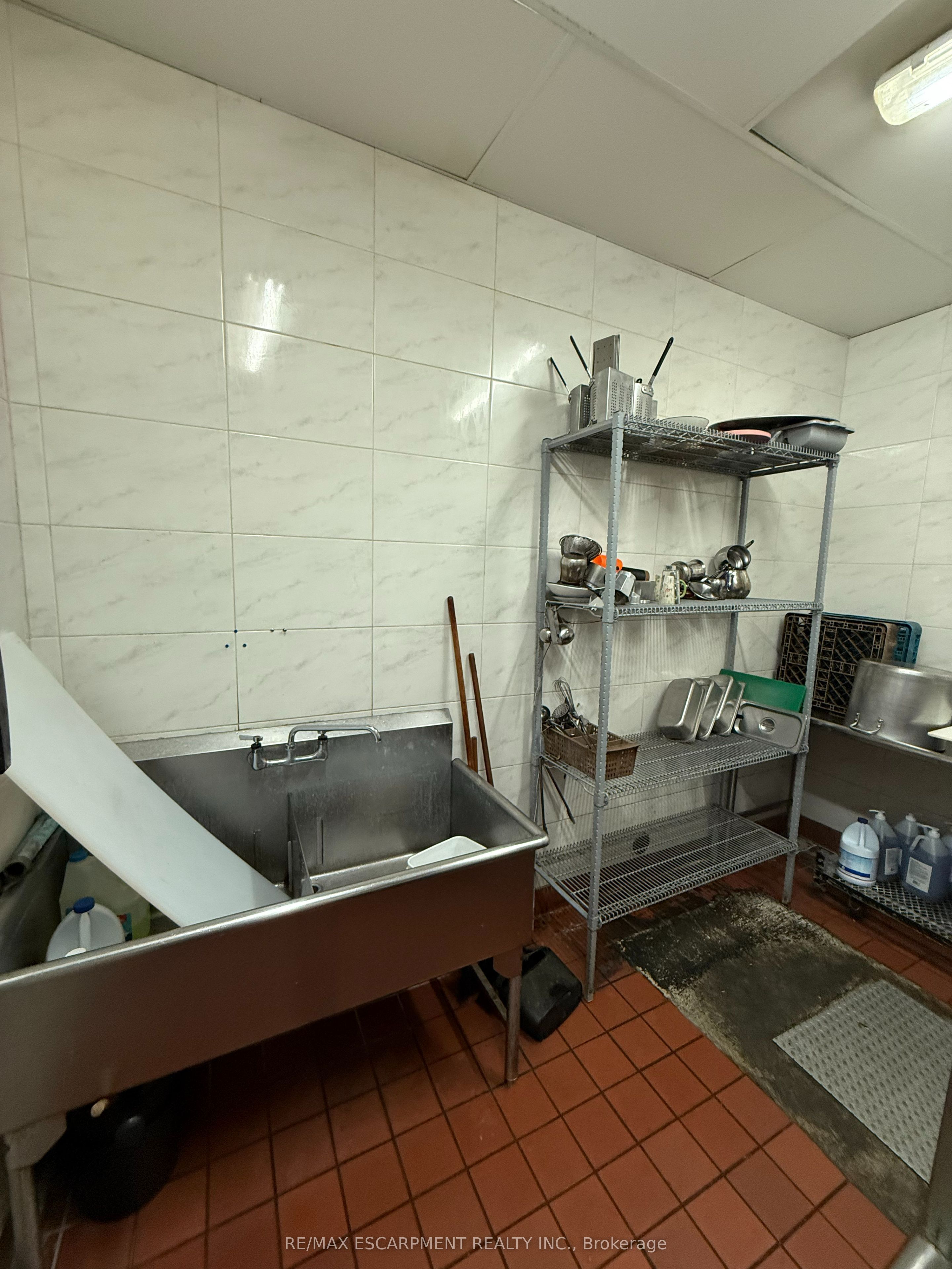 1508 Upper James Street Property Photo 31