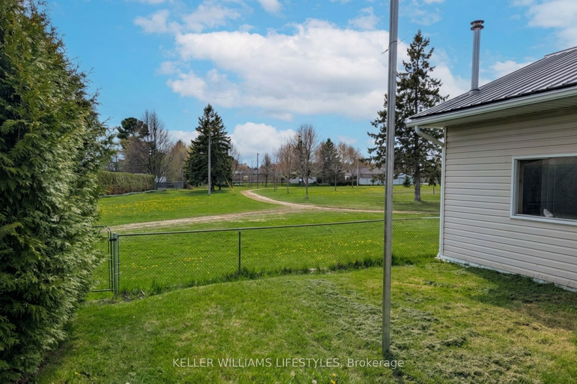 17 Nightingale Drive Property Photo 4