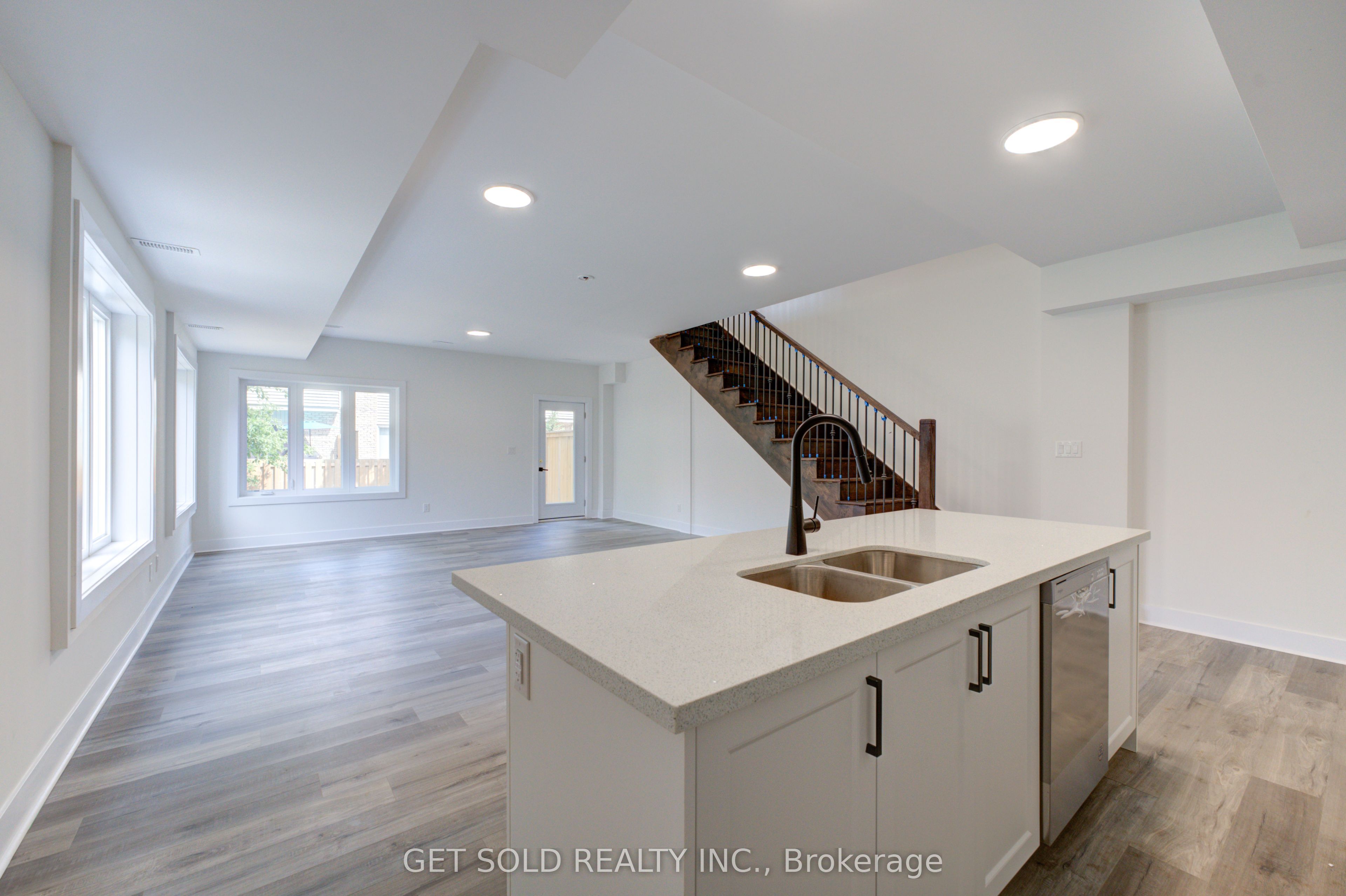 6701 Thorold Stone Road 1 Property Photo 8