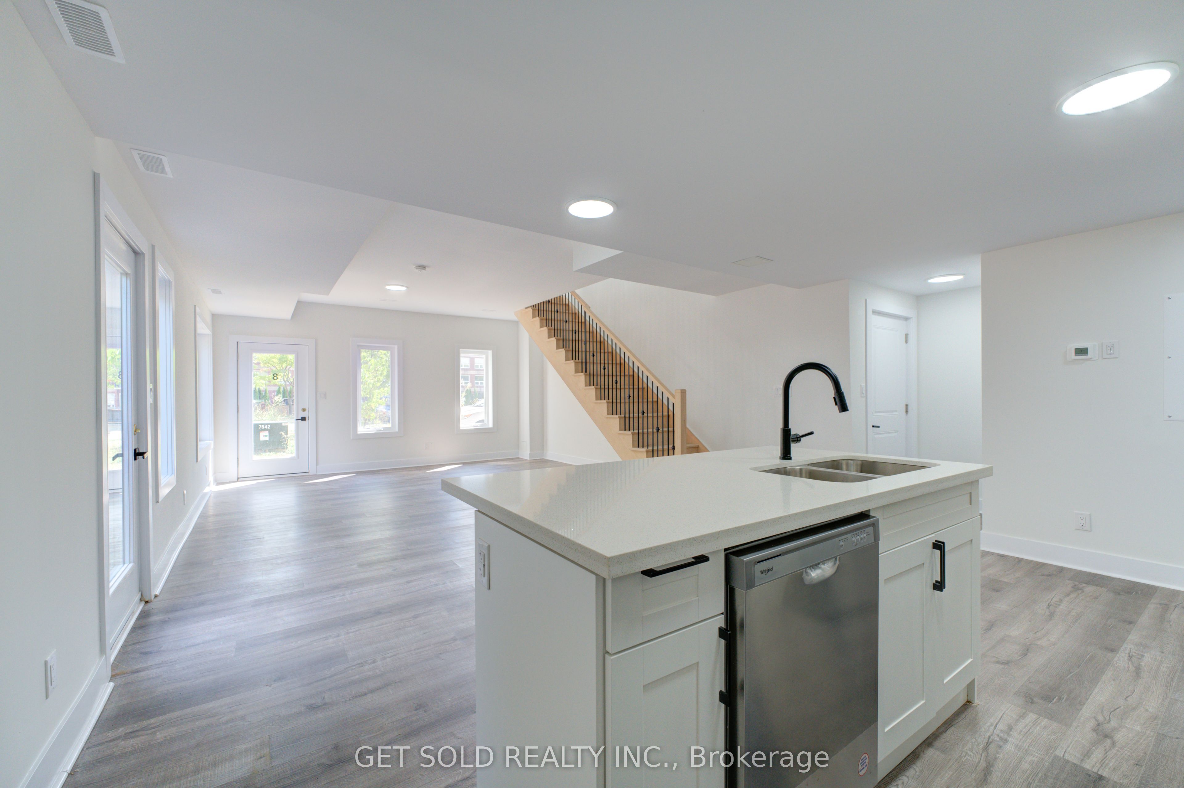6701 Thorold Stone Road 8 Property Photo 1