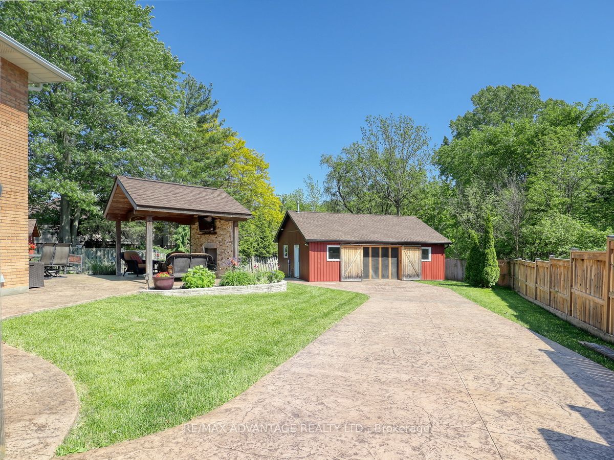 43 Lynngate Grove Property Photo 2