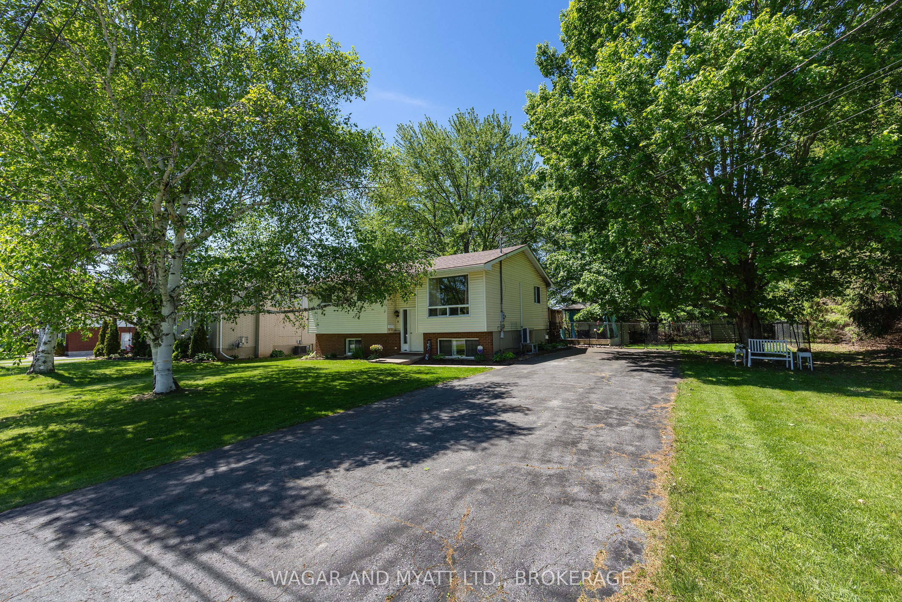 39 Riverview Drive Property Photo 2