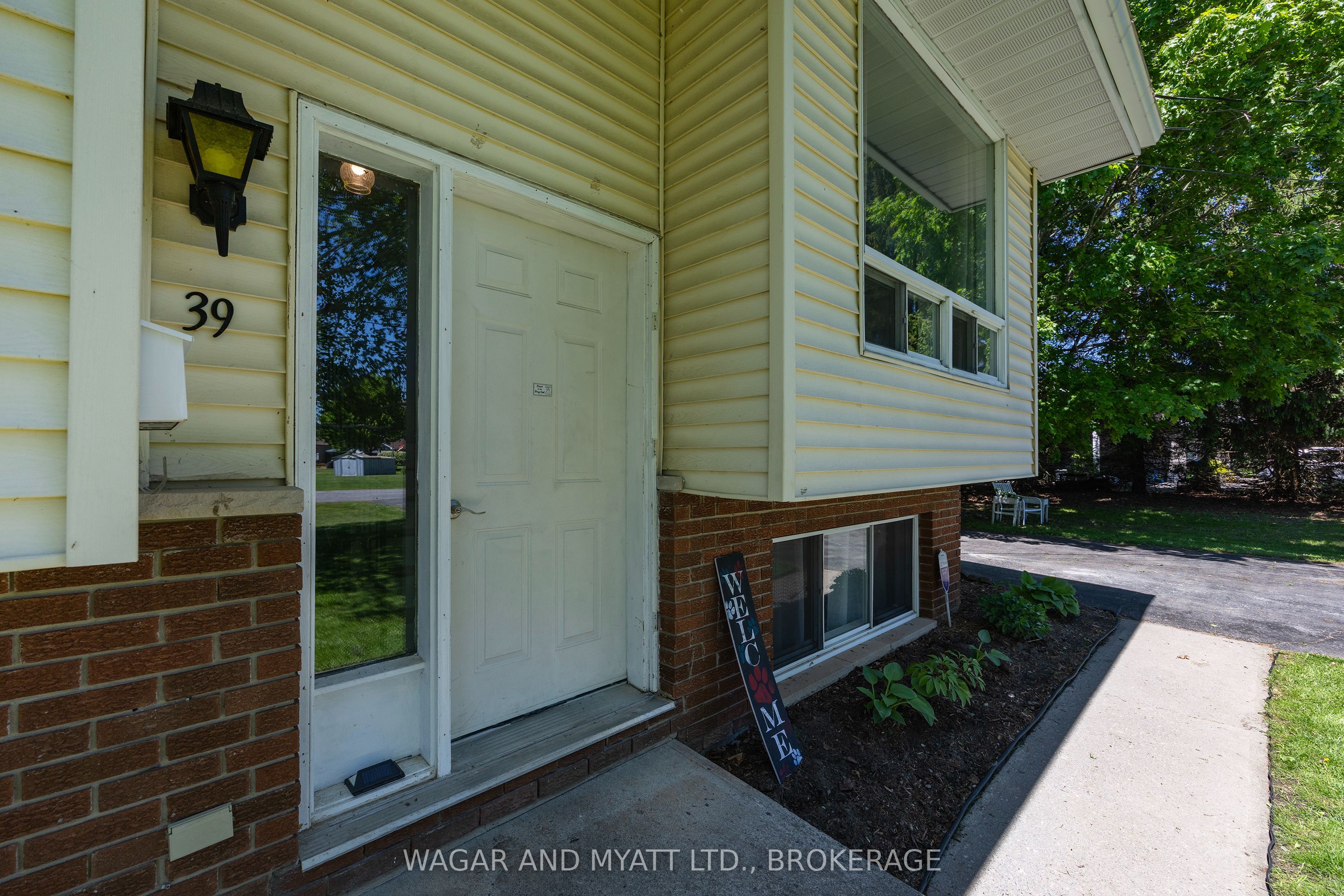 39 Riverview Drive Property Photo 5