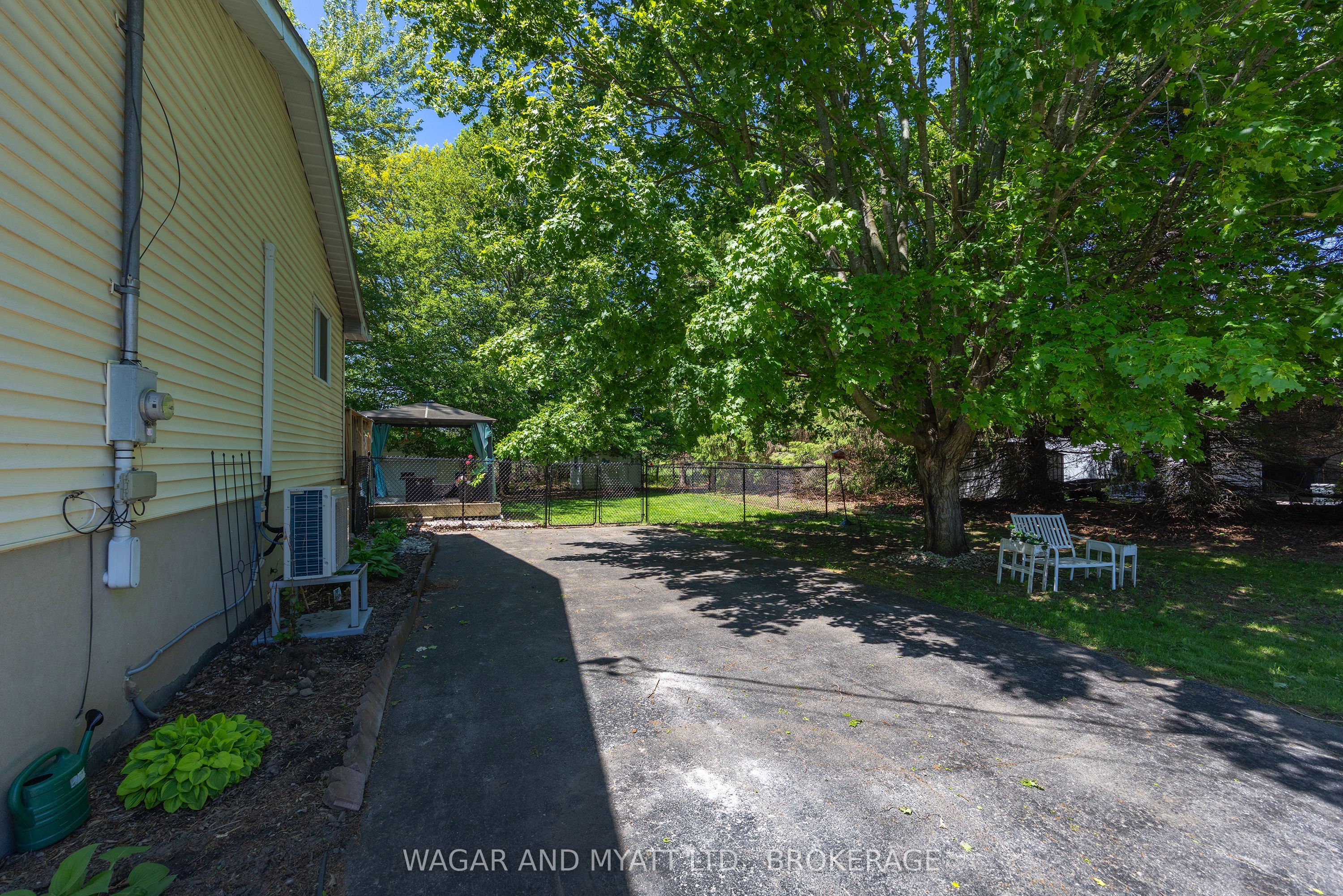 39 Riverview Drive Property Photo 6