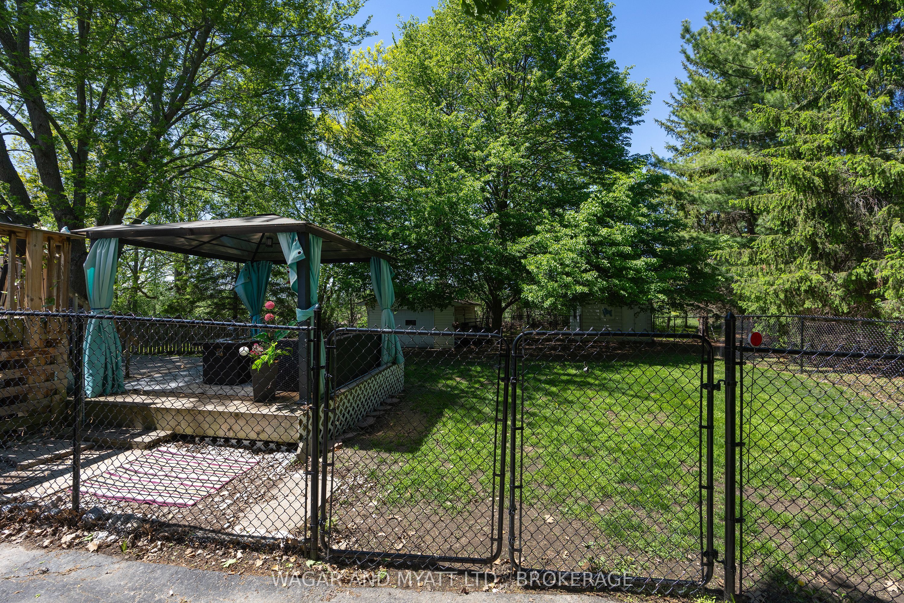 39 Riverview Drive Property Photo 7