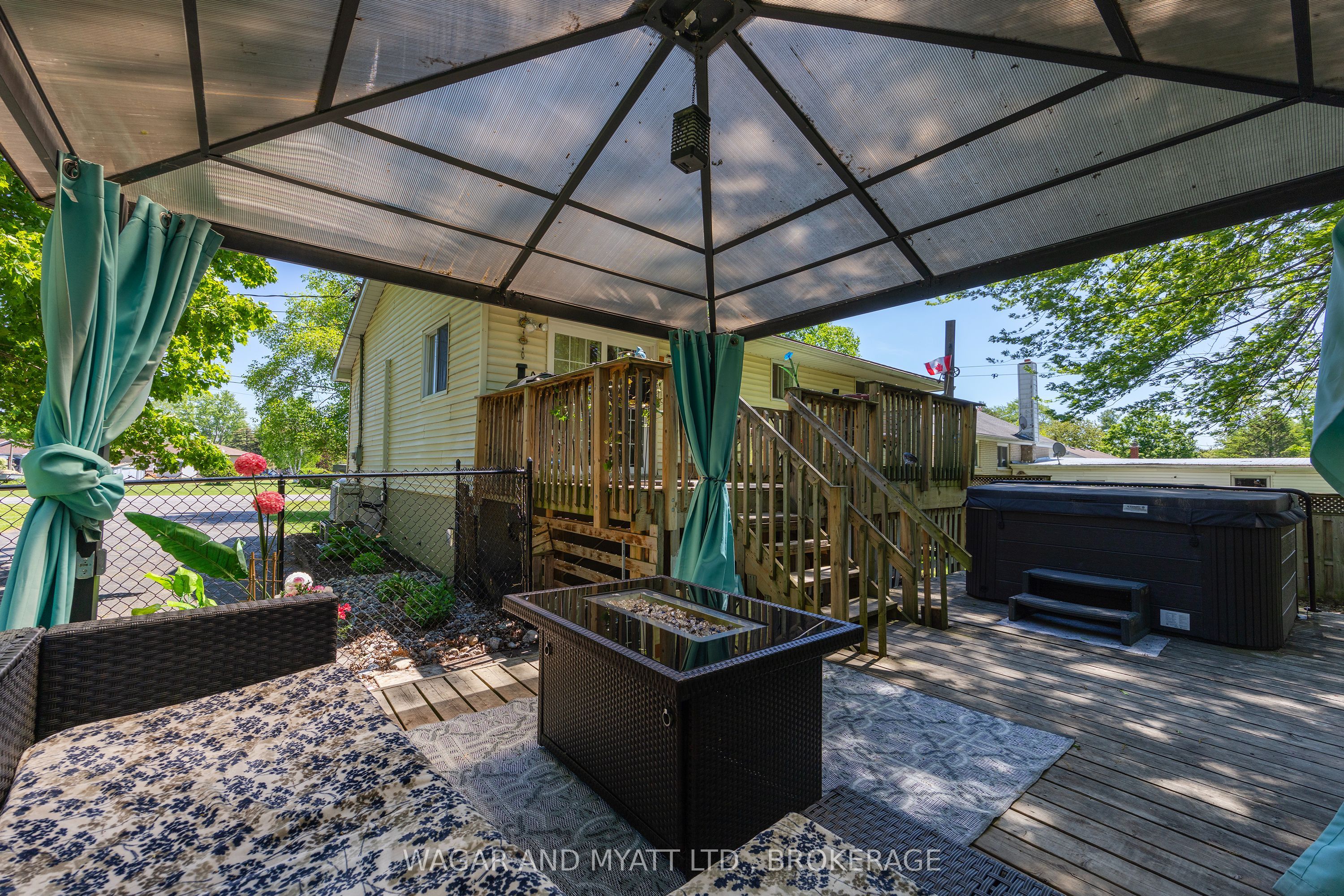 39 Riverview Drive Property Photo 14