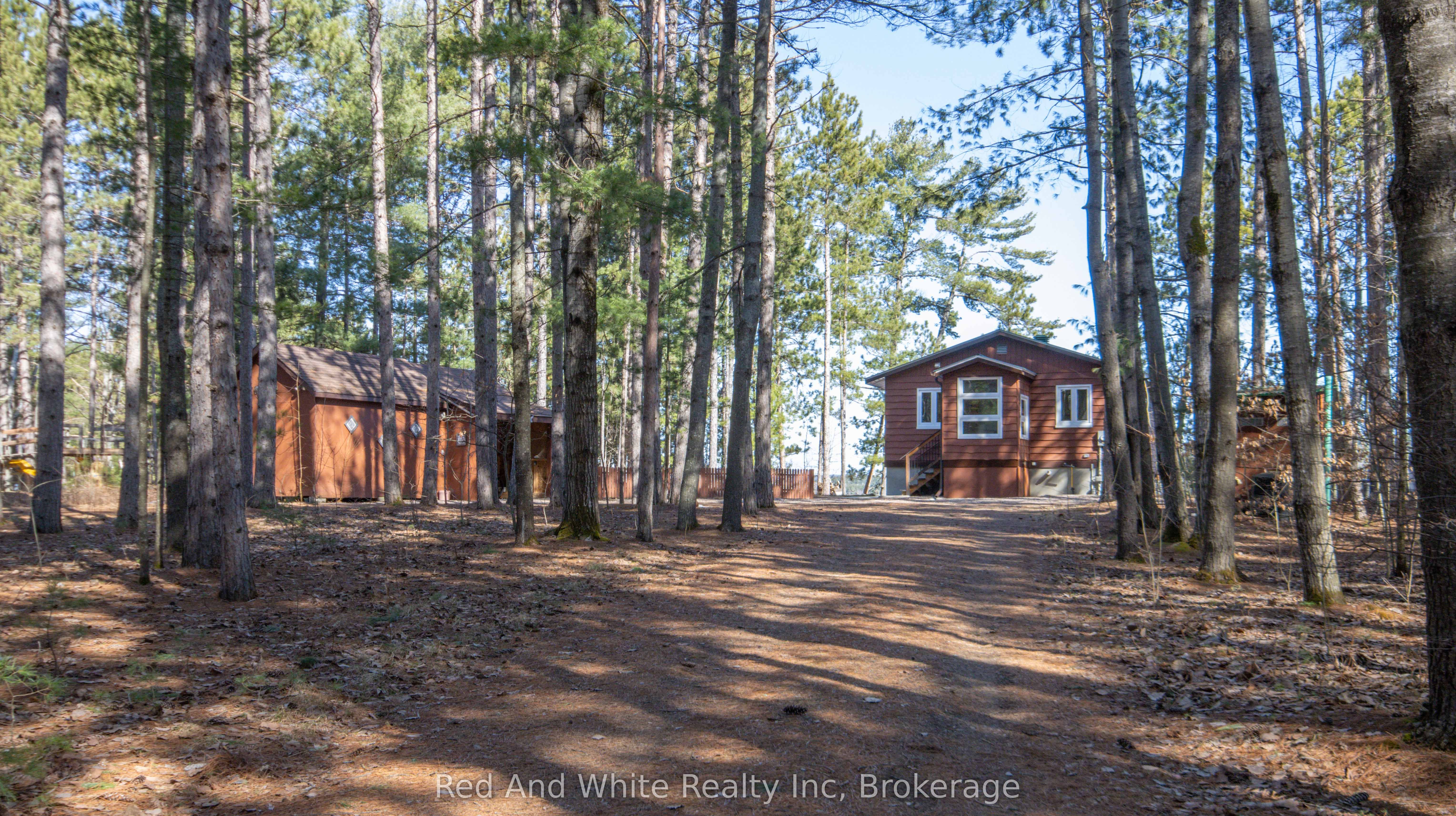 610 Pine Point Lane Property Photo 1