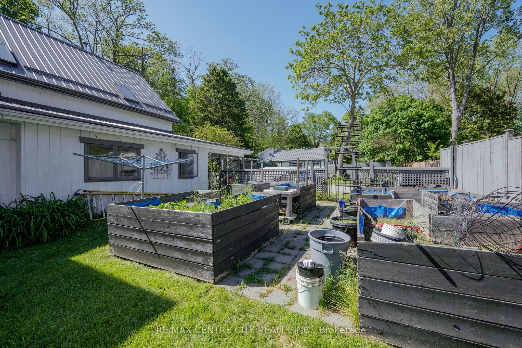 337 George Street Property Photo 6