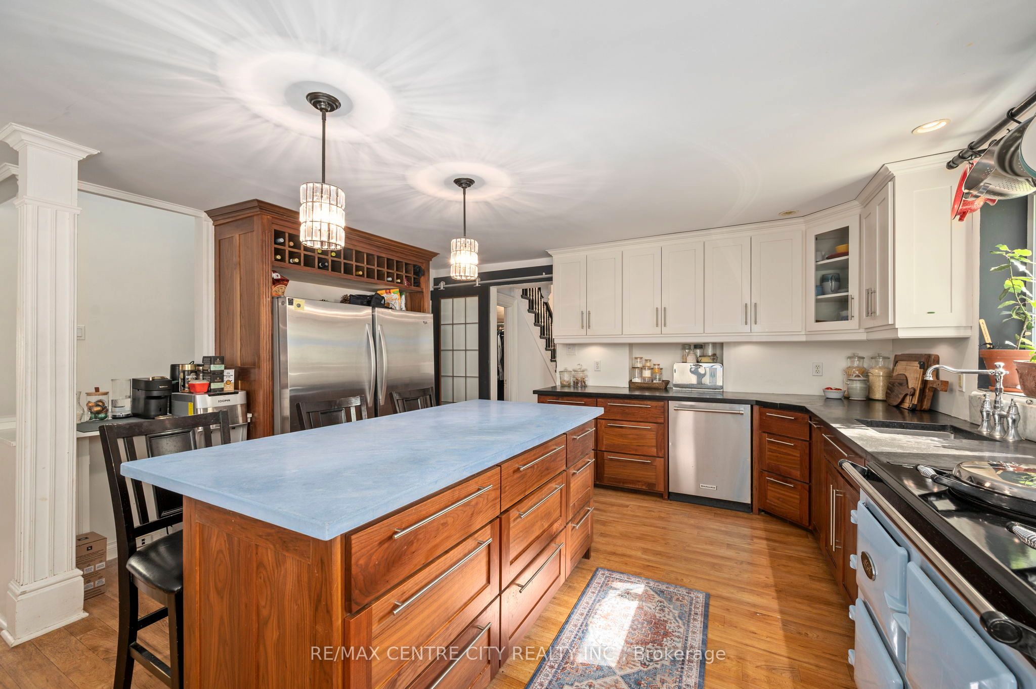 337 George Street Property Photo 11