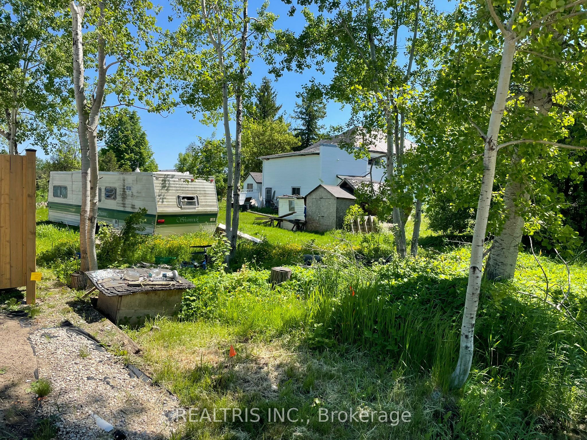 682419 260 Side Road Property Photo 4