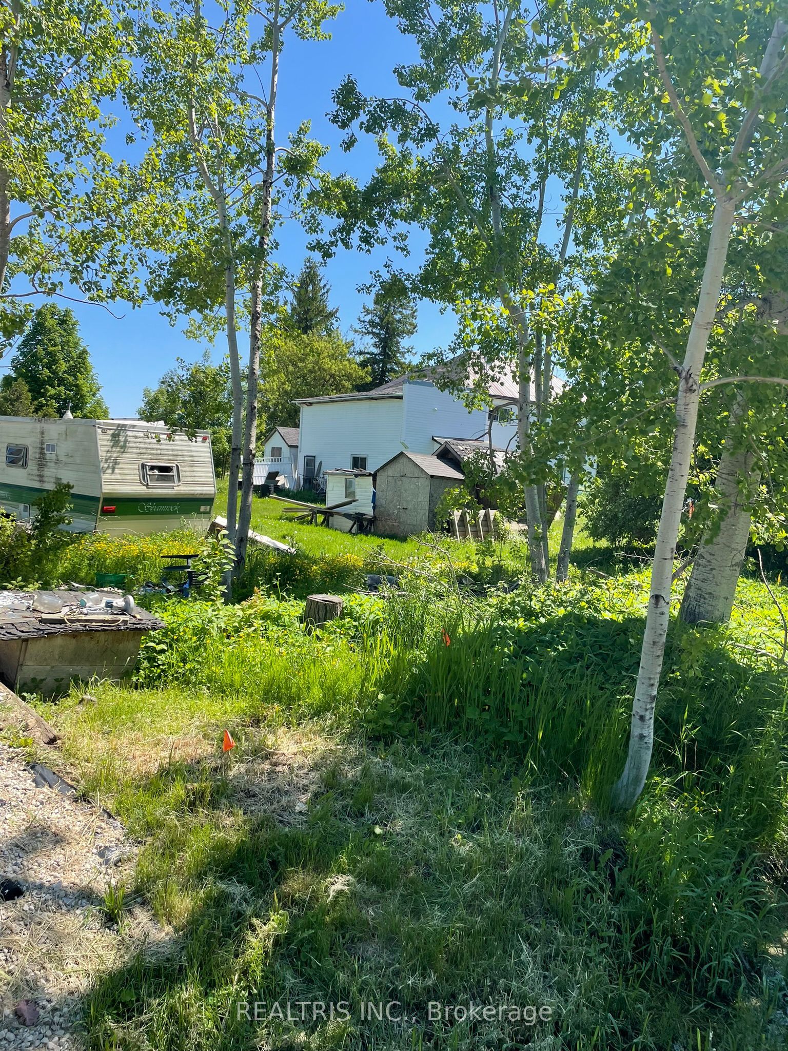 682419 260 Side Road Property Photo 5