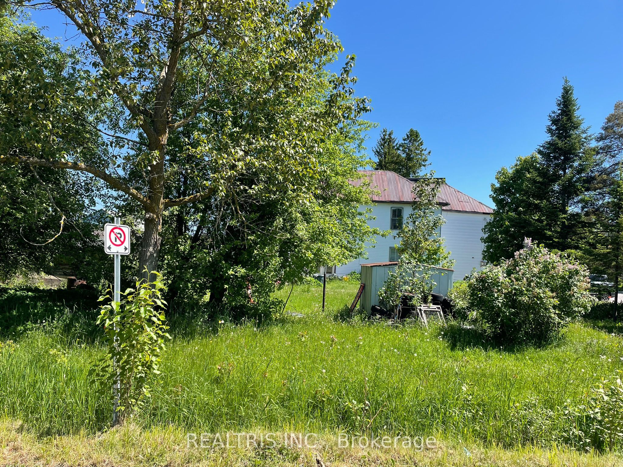 682419 260 Side Road Property Photo 7