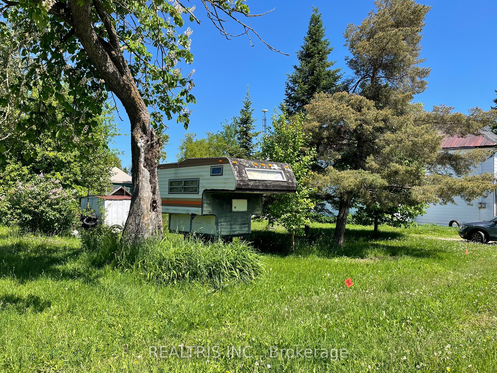682419 260 Side Road Property Photo 9