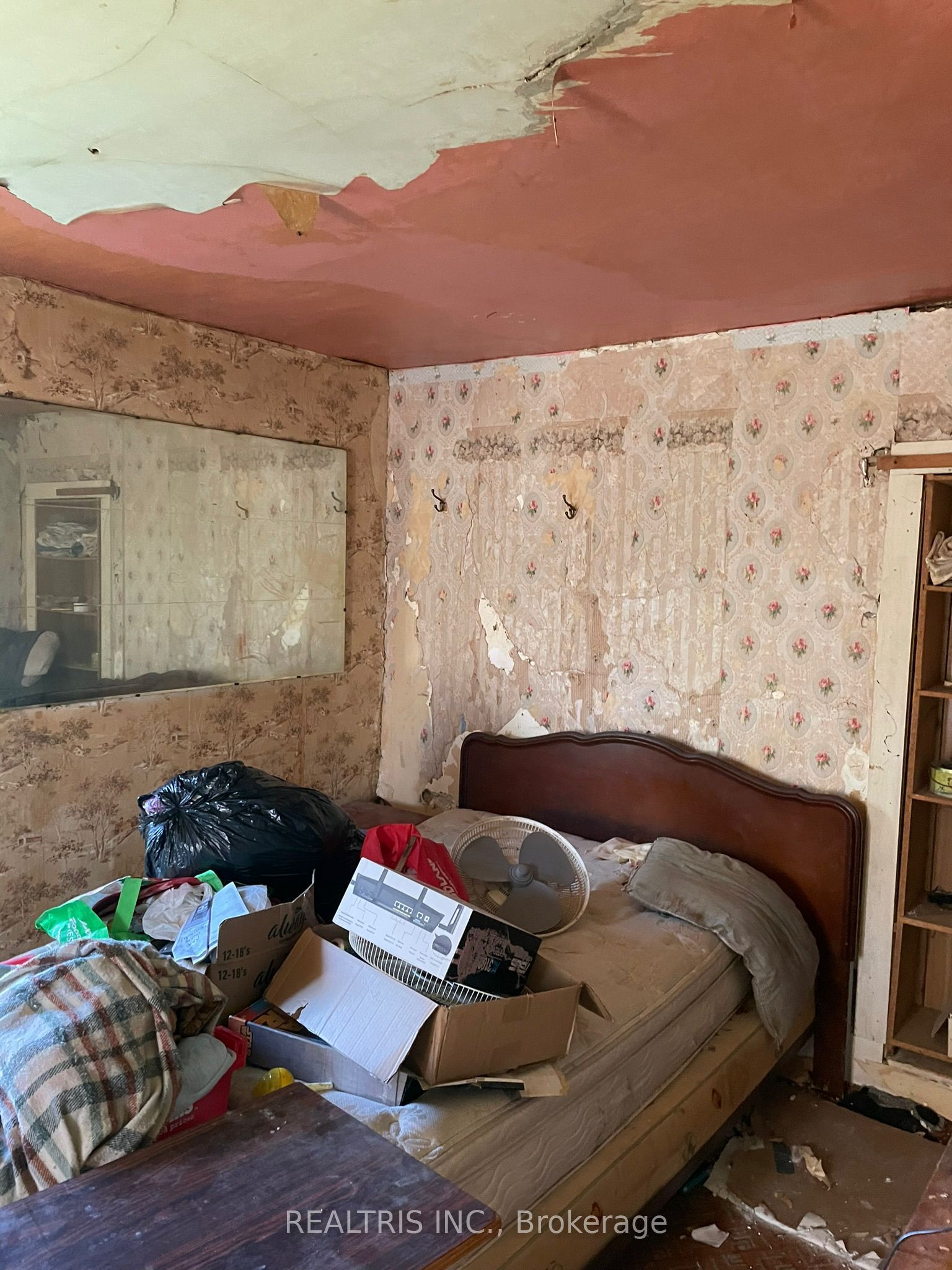 682419 260 Side Road Property Photo 22