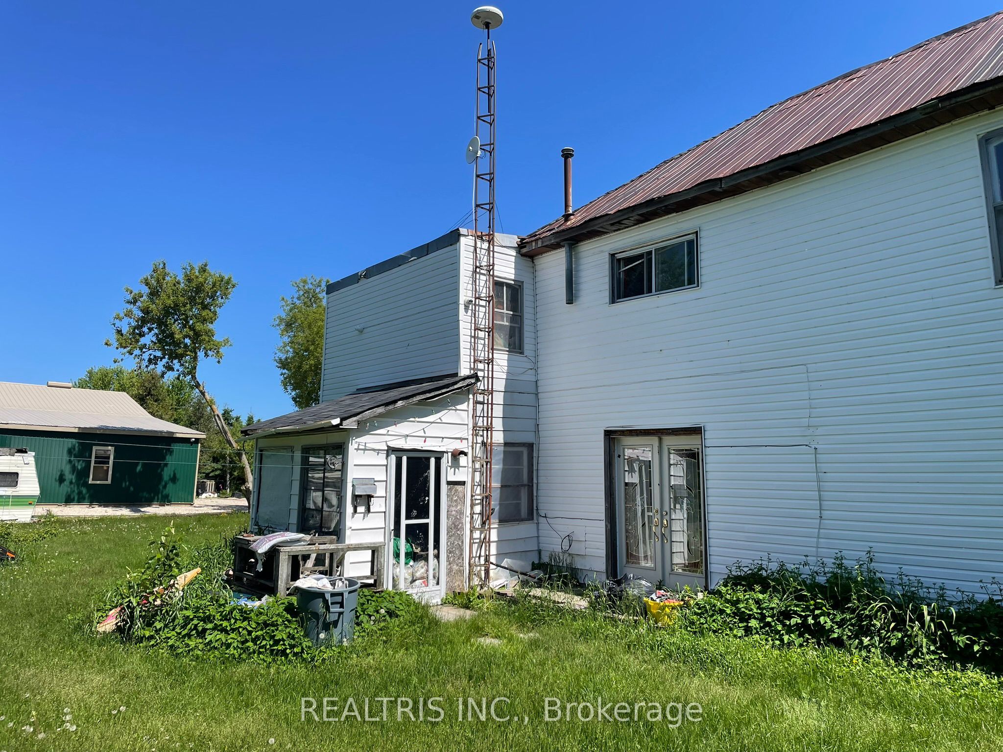 682419 260 Side Road Property Photo 24