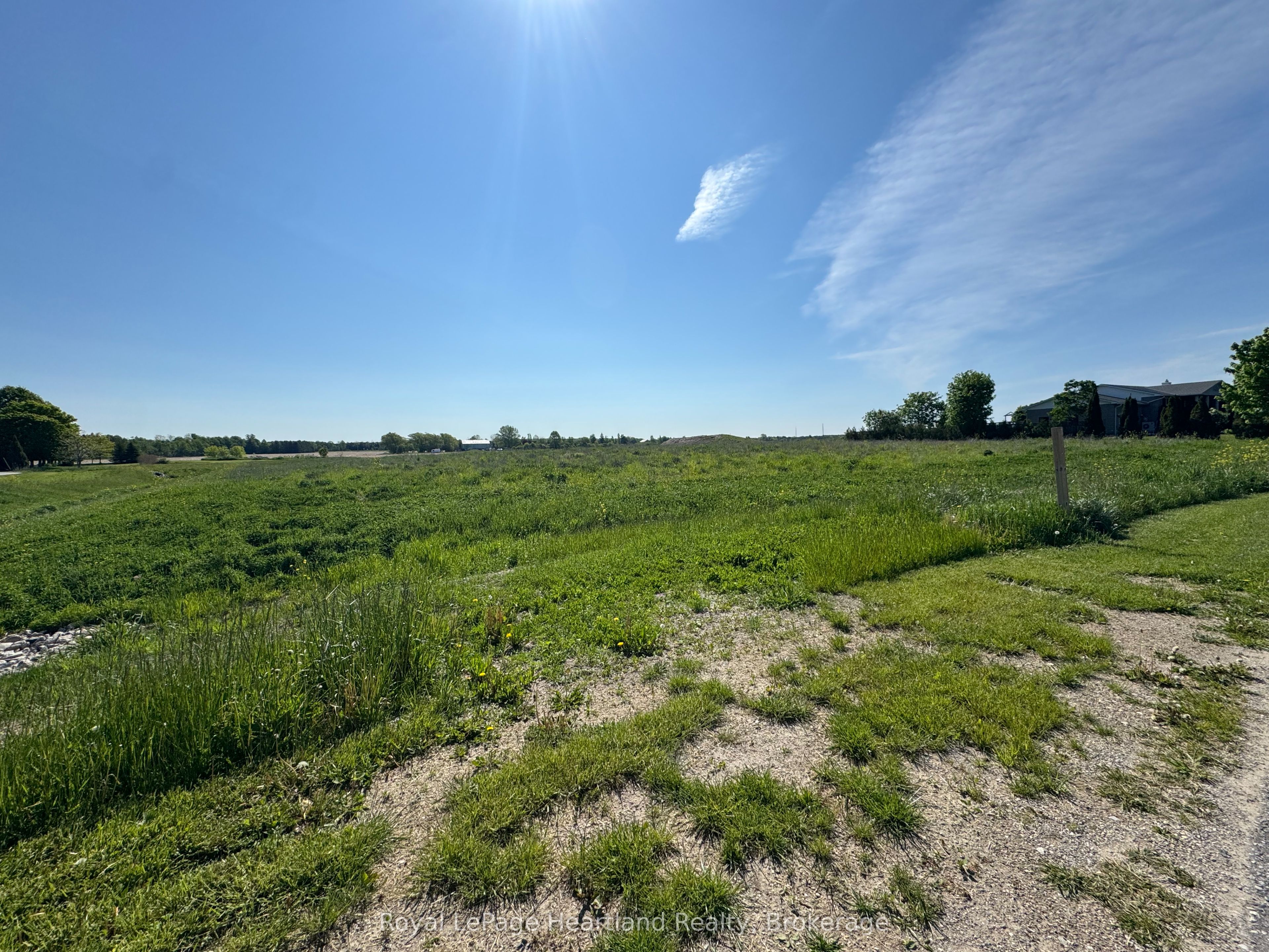 Part 7 Fullerview Drive Property Photo 1